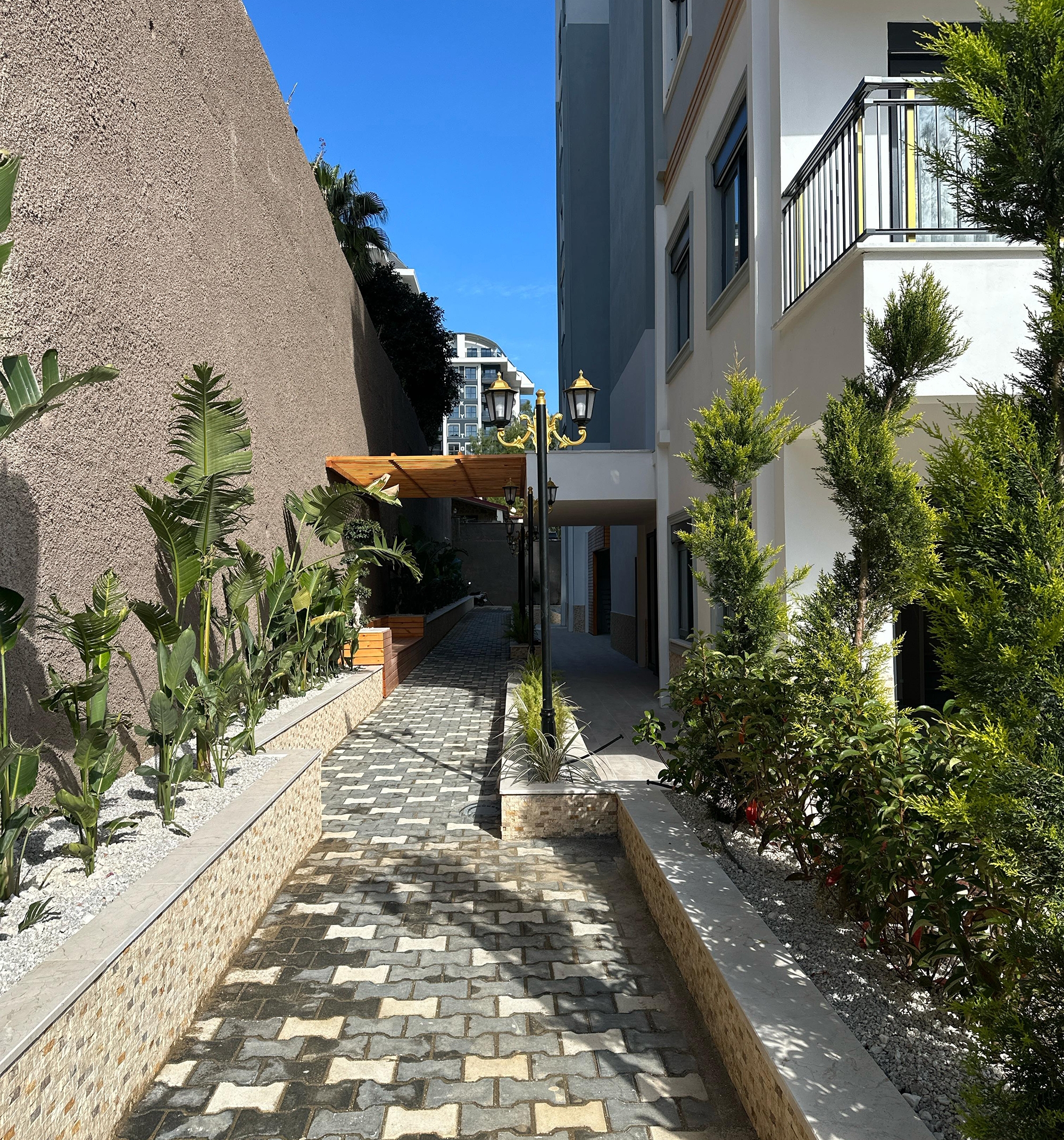 Modern 1+1 Apartment with Mountain View, Alanya