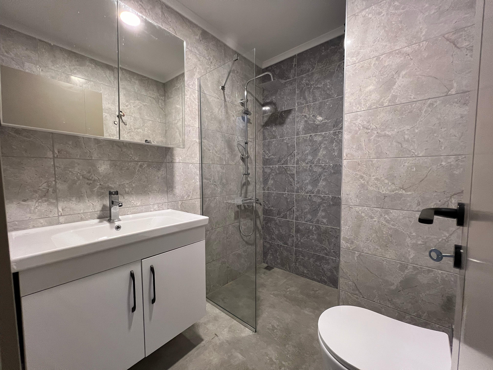 Modern 1+1 Apartment with Mountain View, Alanya