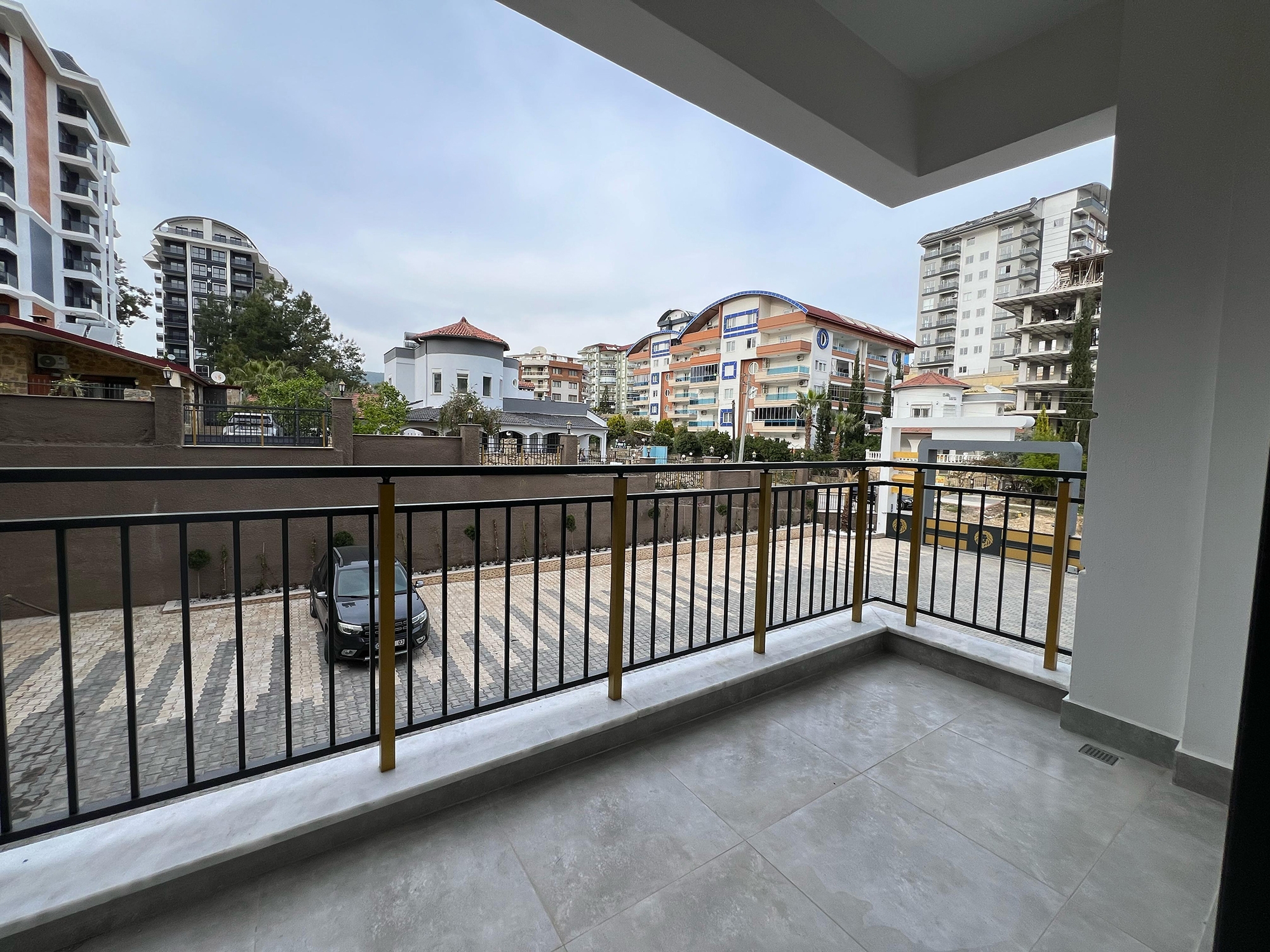 Modern 1+1 Apartment with Mountain View, Alanya