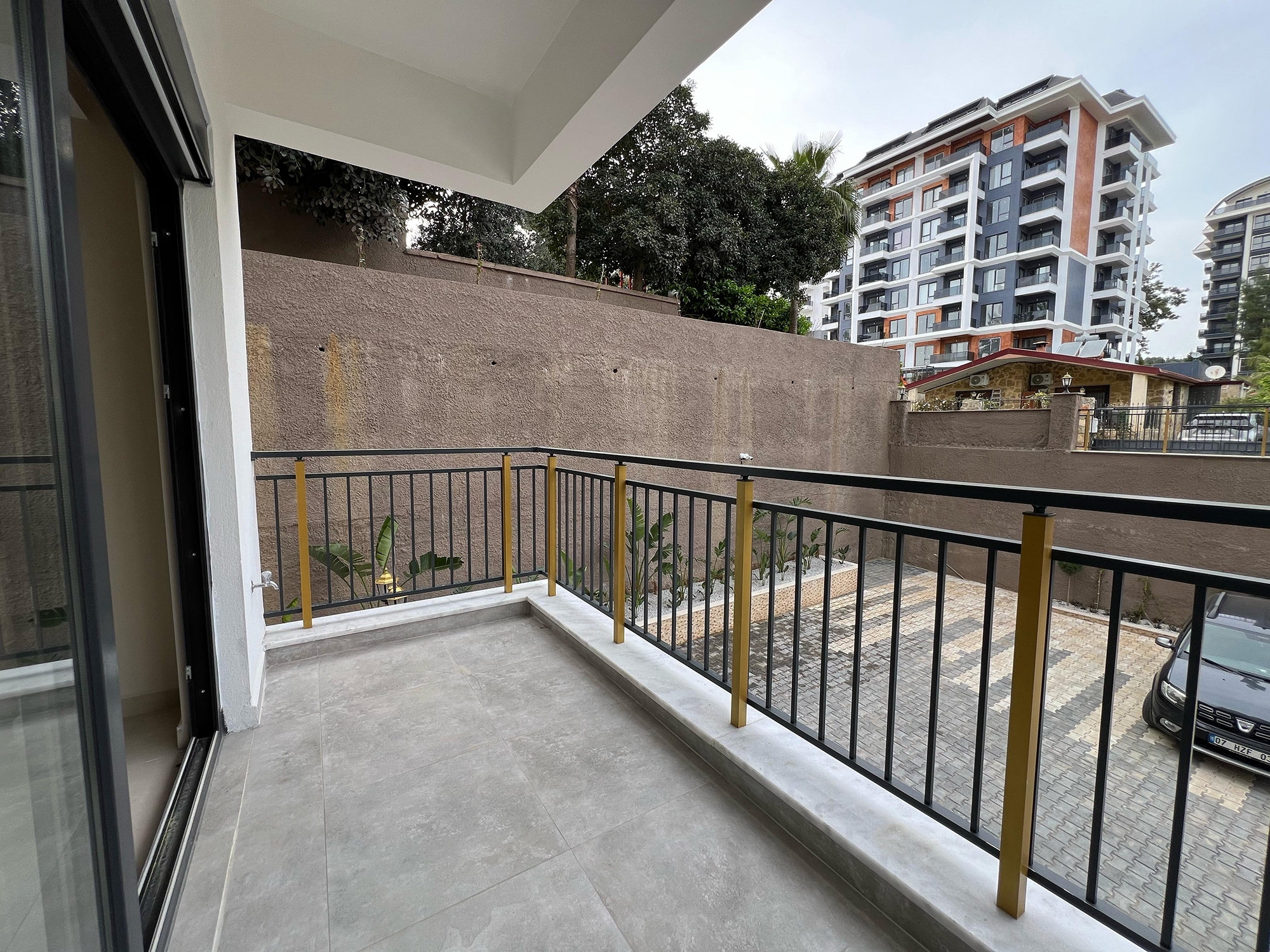 Modern 1+1 Apartment with Mountain View, Alanya