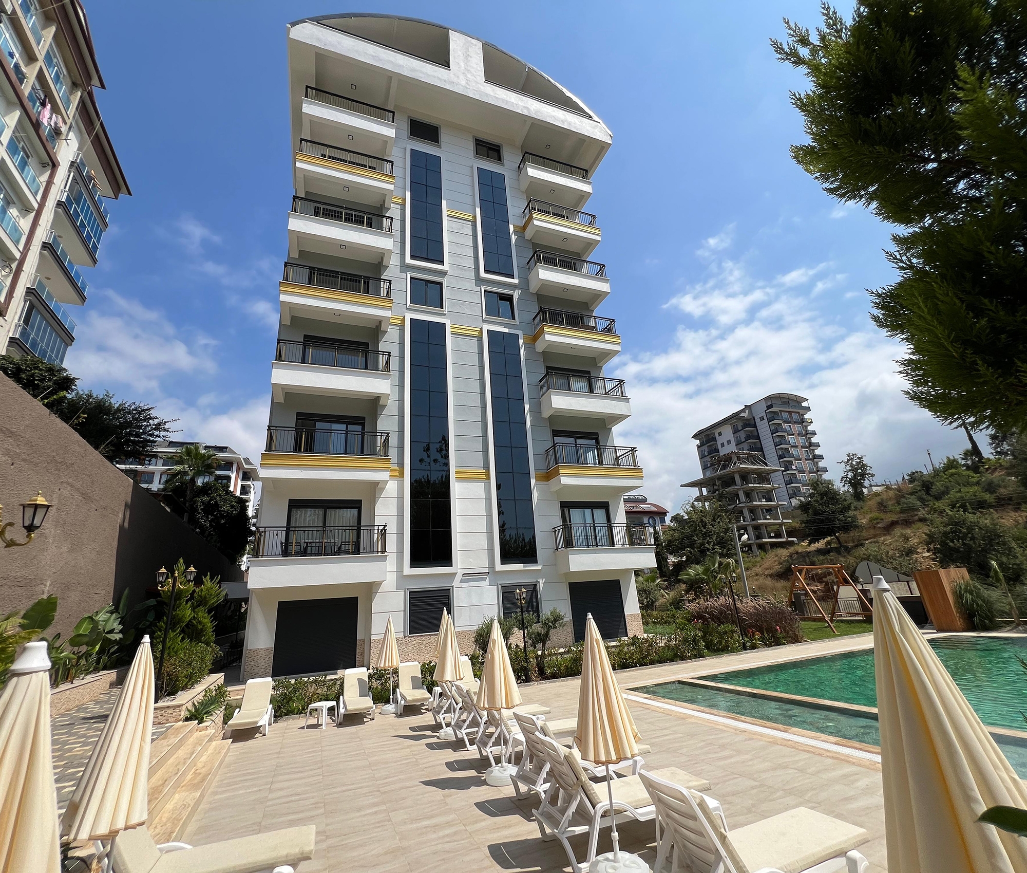 Luxury 1+1 Apartment with Mountain Views in Avsallar, Alanya