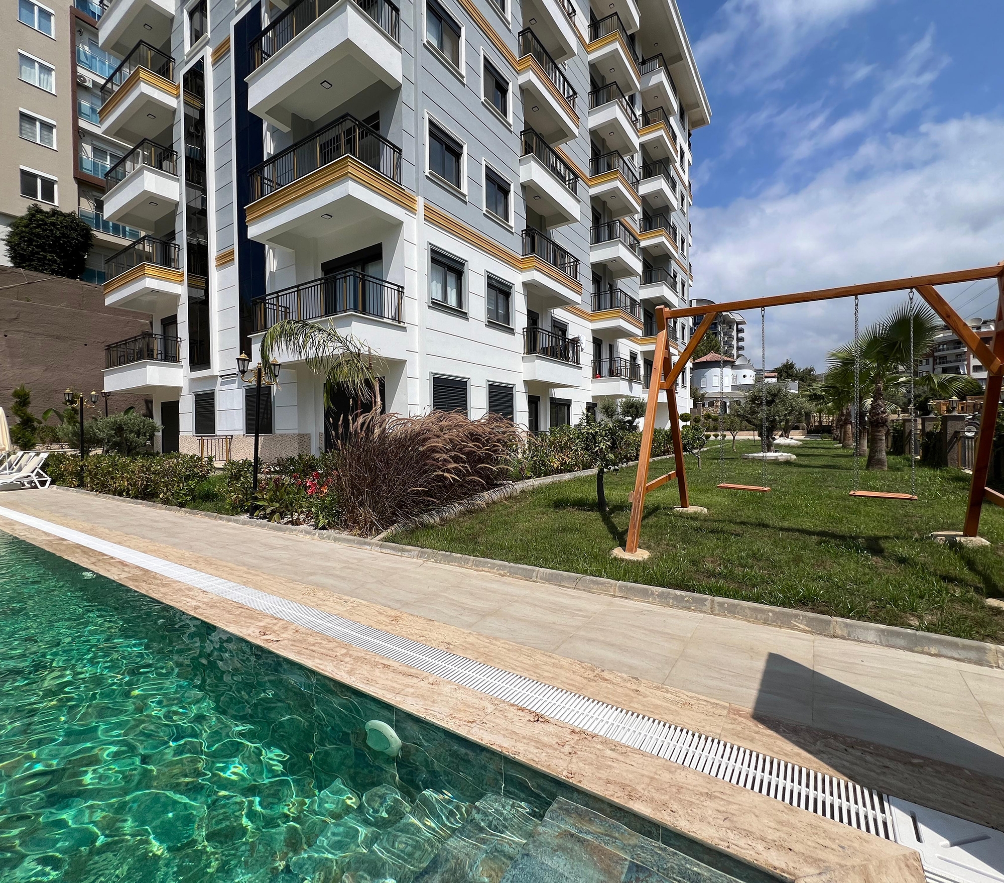 Luxury 1+1 Apartment with Mountain Views in Avsallar, Alanya