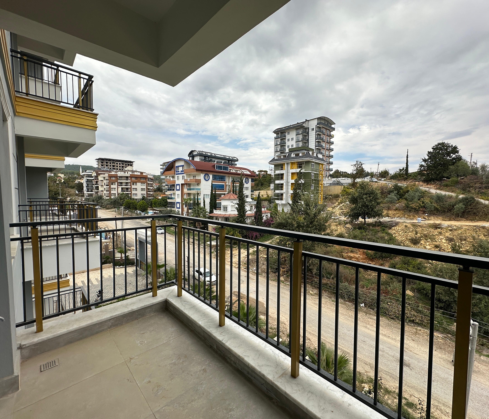 Luxury 1+1 Apartment with Mountain Views in Avsallar, Alanya