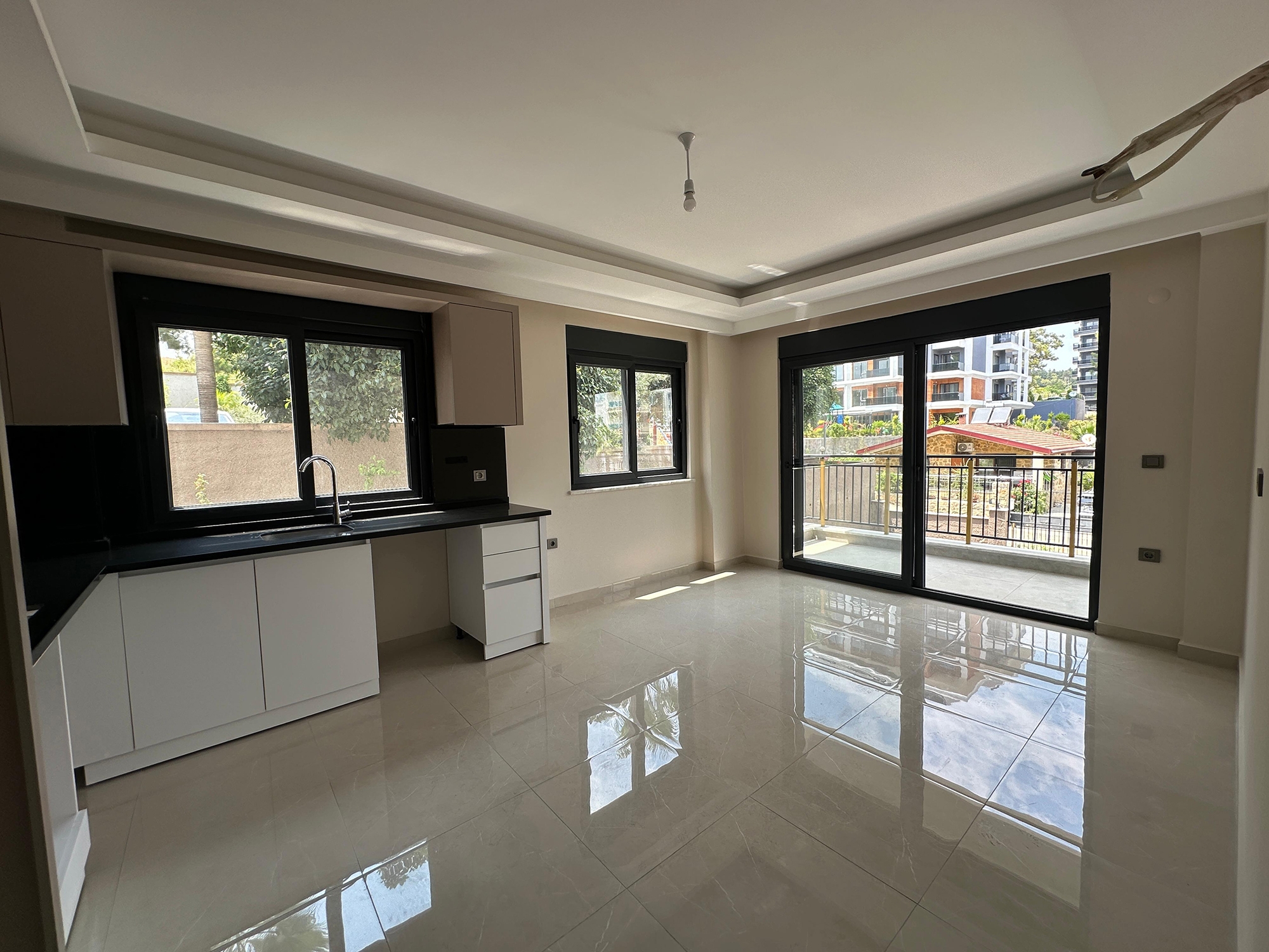 Modern Luxury 1+1 Apartment with Sea and Mountain Views, Alanya