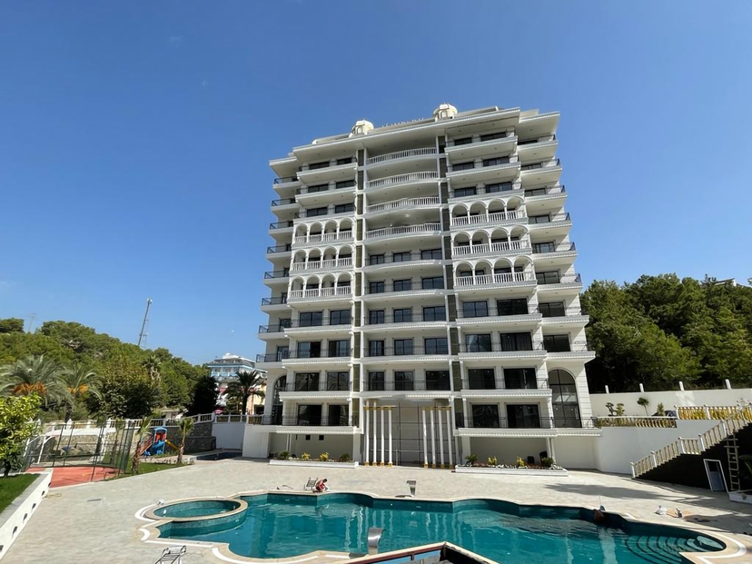 Modern 1+1 lägenhet med bergsutsikt i Avsallar, Alanya