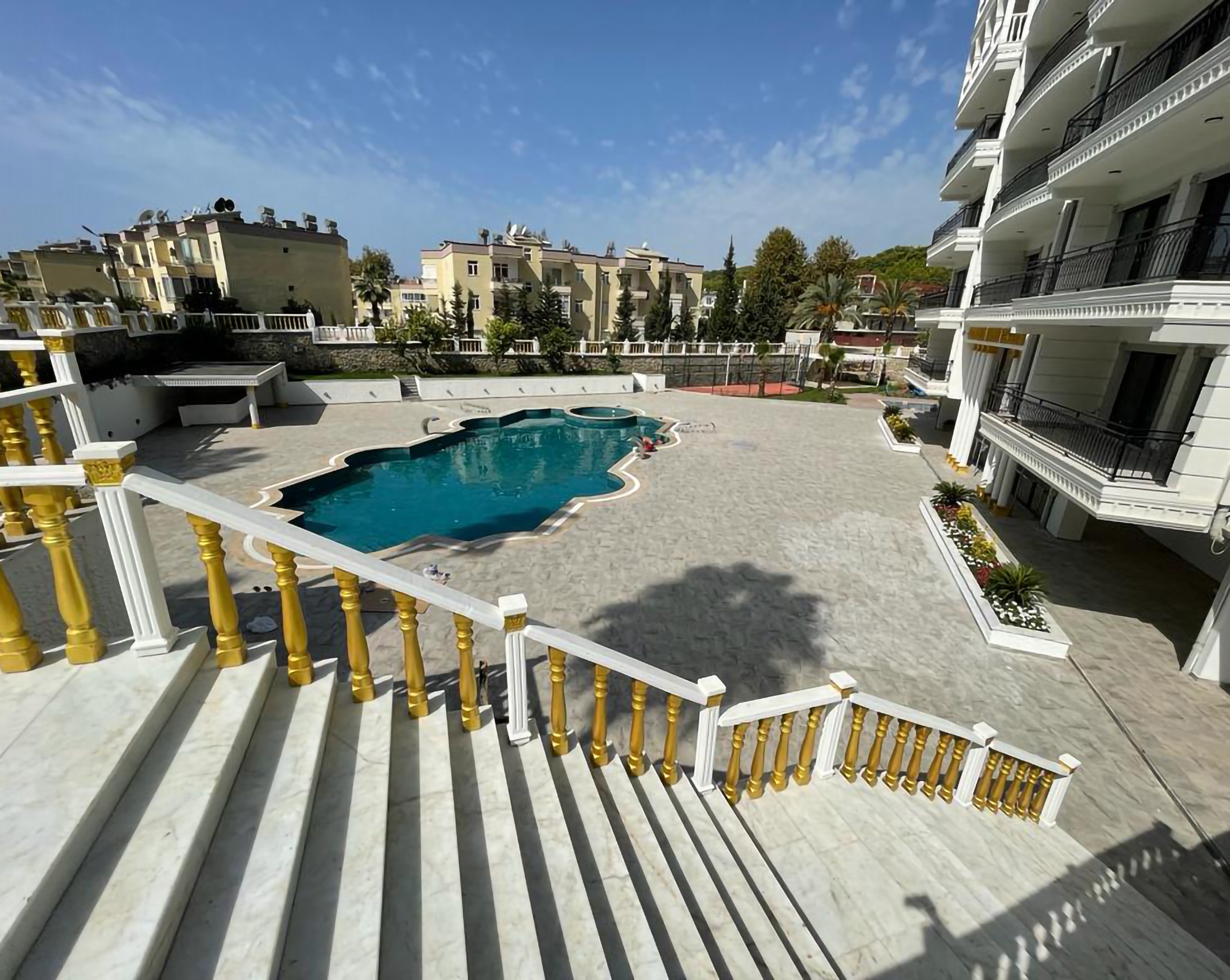 Modern 1+1 lägenhet med bergsutsikt i Avsallar, Alanya