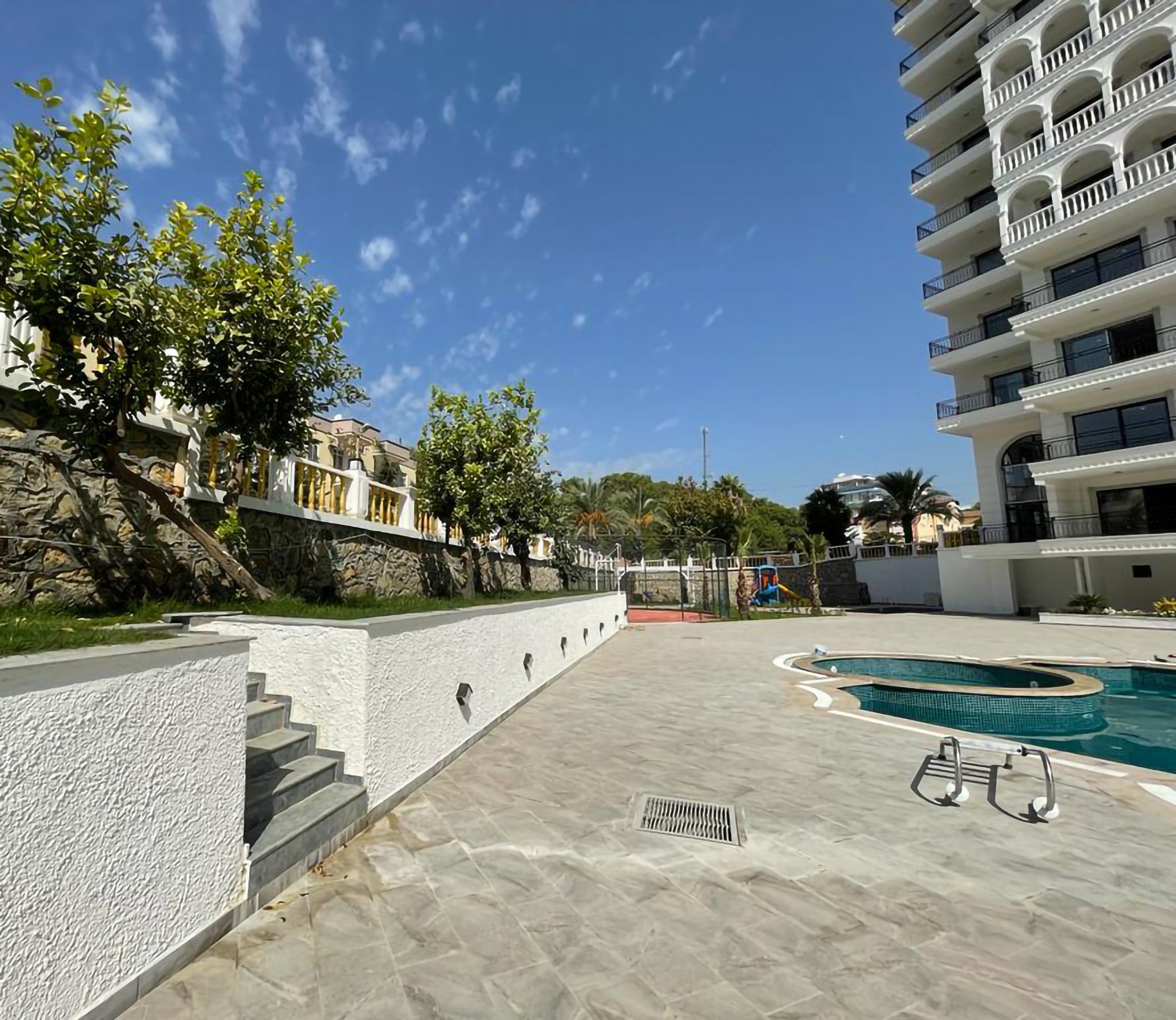 Modern 1+1 lägenhet med bergsutsikt i Avsallar, Alanya