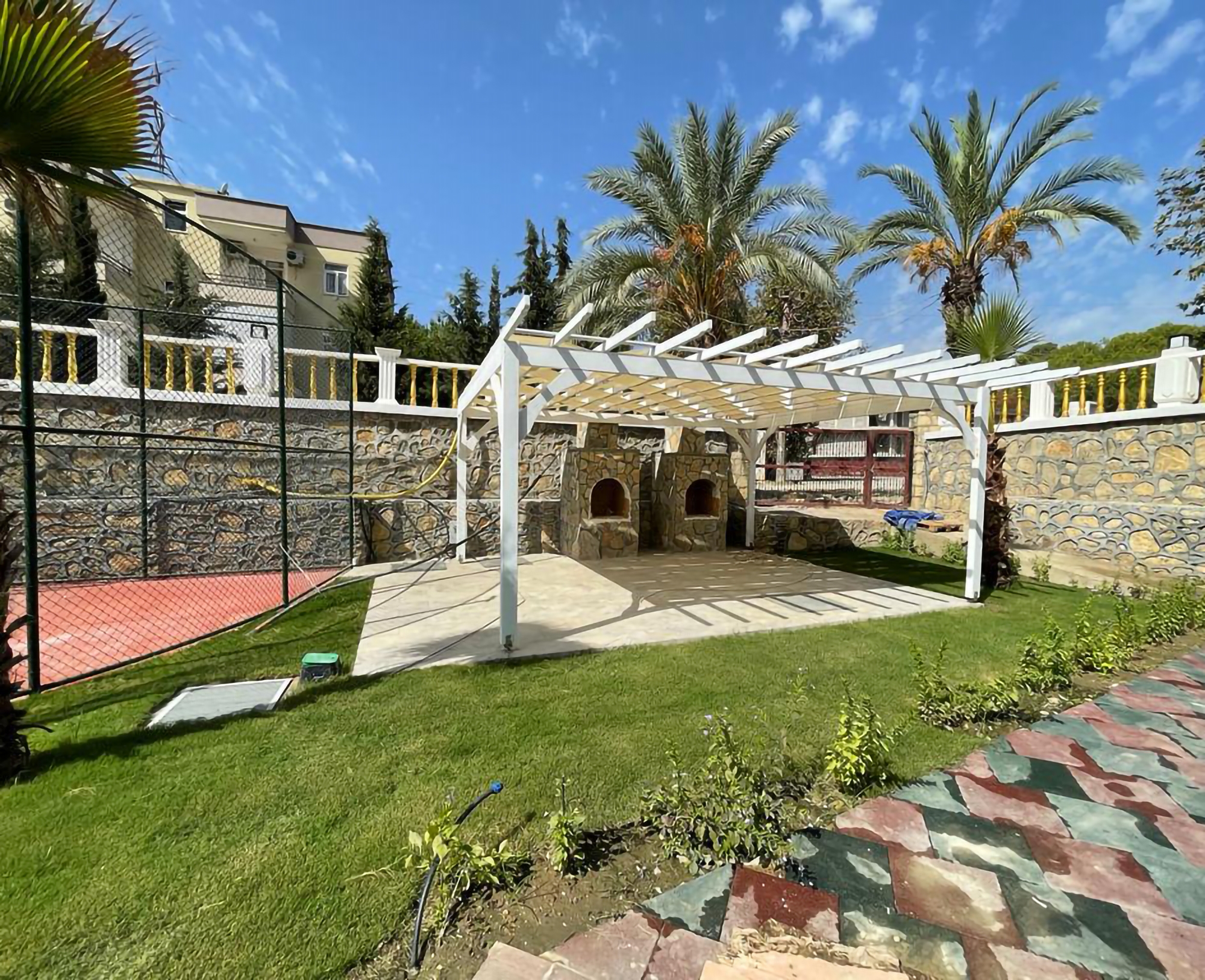 Modern 1+1 lägenhet med bergsutsikt i Avsallar, Alanya