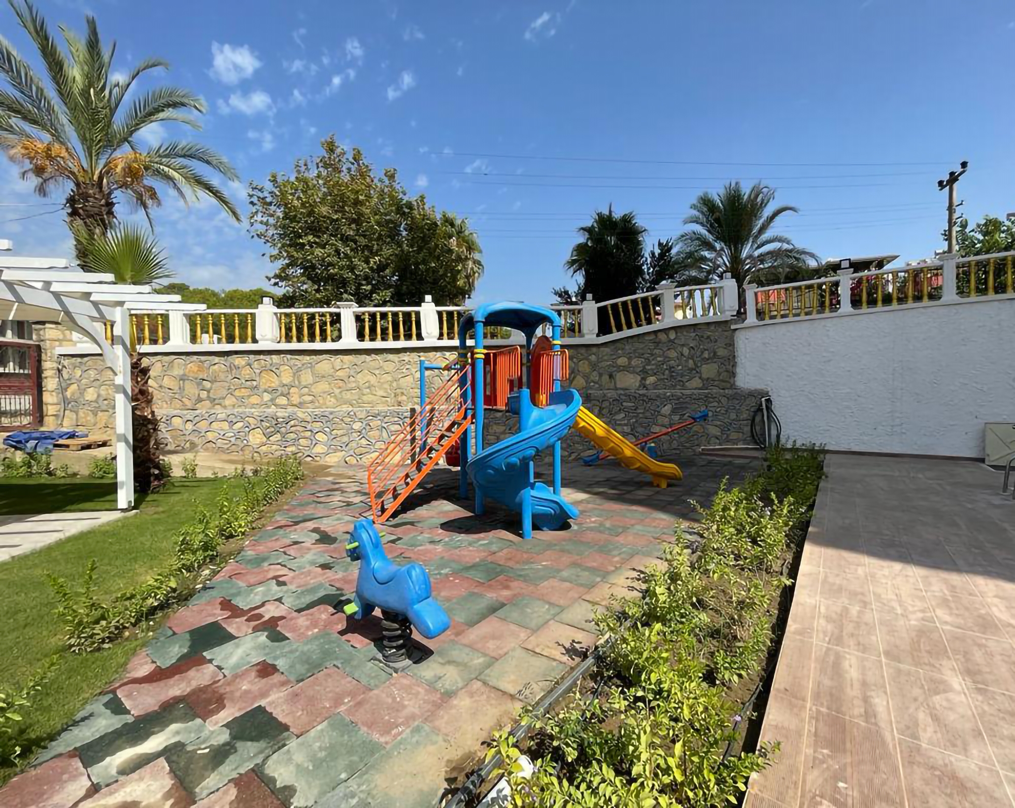 Modern 1+1 lägenhet med bergsutsikt i Avsallar, Alanya