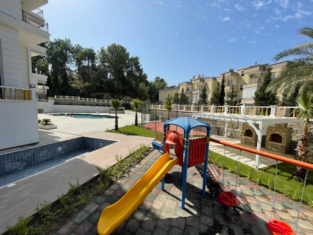 Ylellinen 2+1 asunto vuorinäköalalla, Alanya