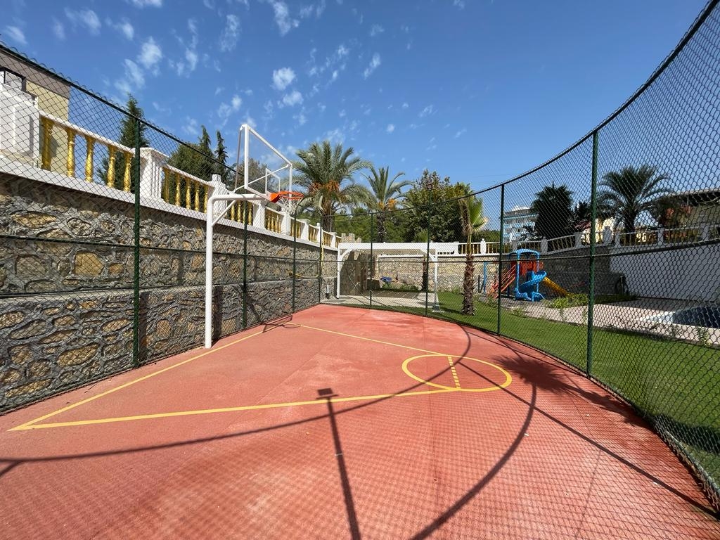 Ylellinen 2+1 asunto vuorinäköalalla, Alanya