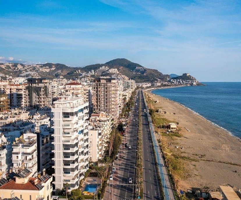 Strandnahes 2+1 Apartment mit Meeres- und Burgblick, Alanya