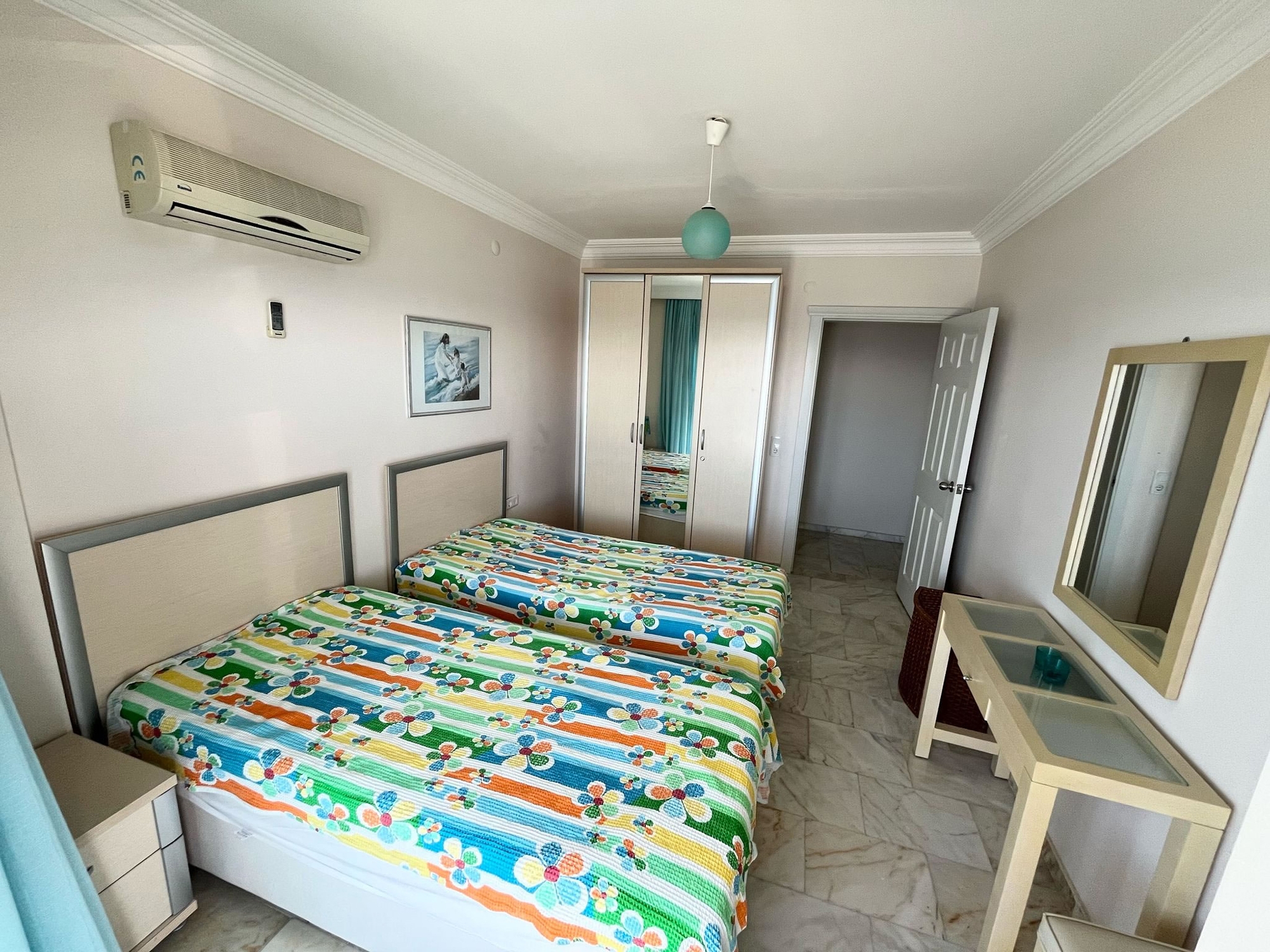 Strandnahes 2+1 Apartment mit Meeres- und Burgblick, Alanya