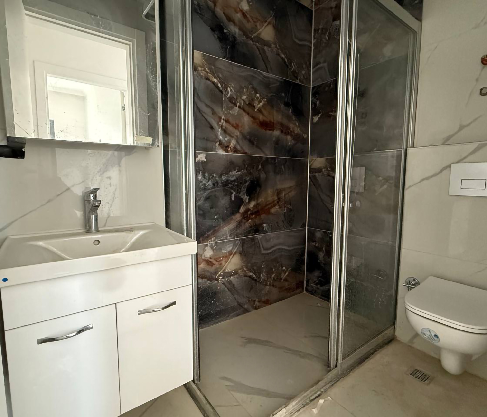 Lyxig 1+1 lägenhet med utsikt över bergen, Alanya