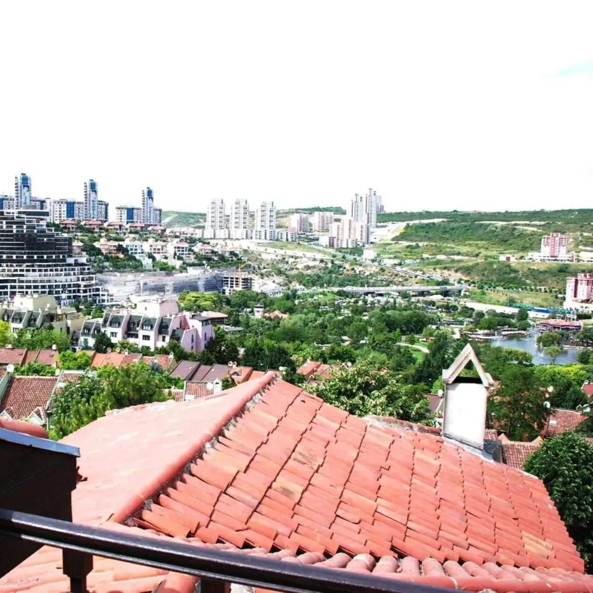 Luxury 5+2 Villa with Pool and Kids Playground in Bahcesehir