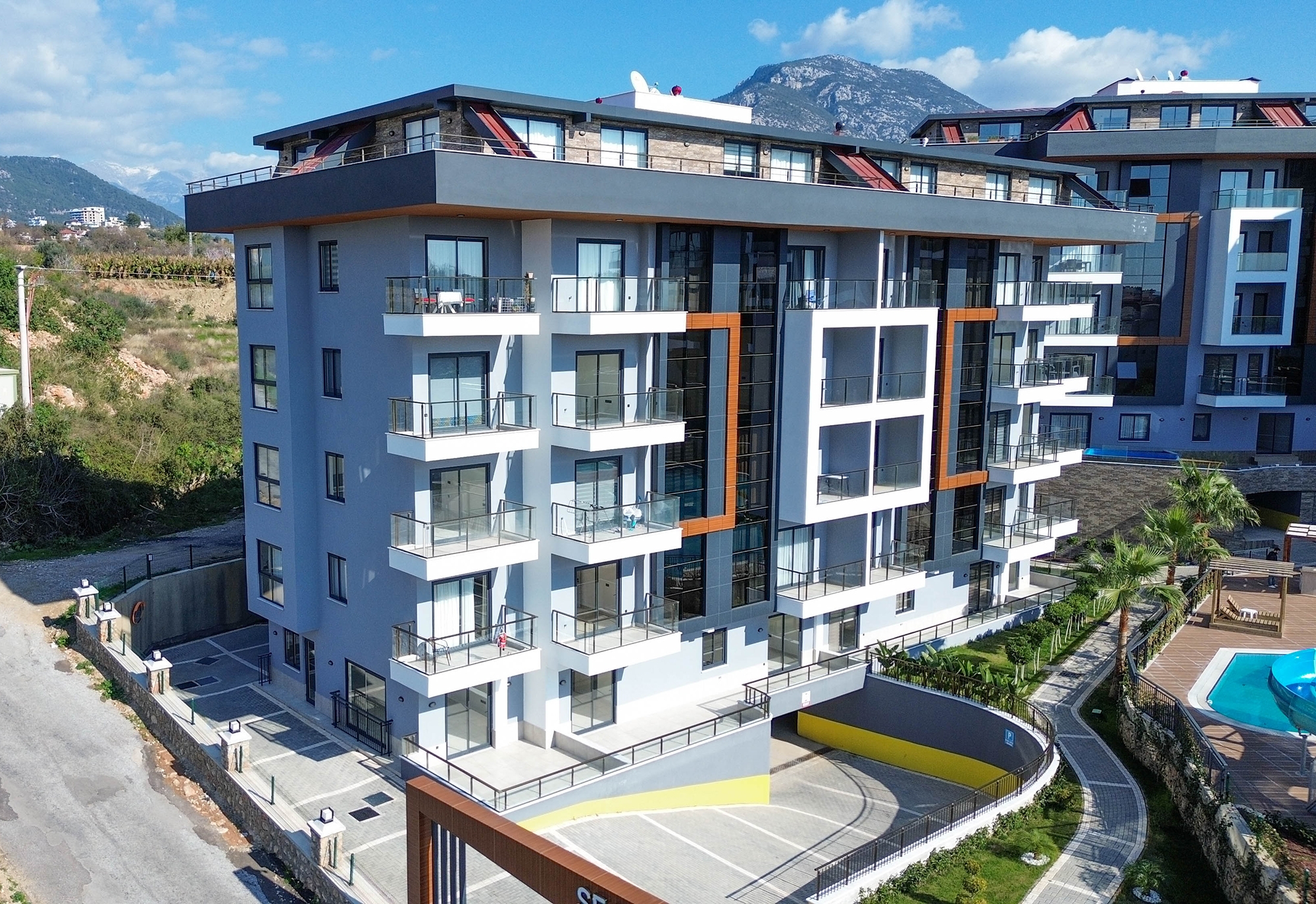 Luxurious 1+1 Apartment with Sea and Mountain Views, Alanya-Kestel
