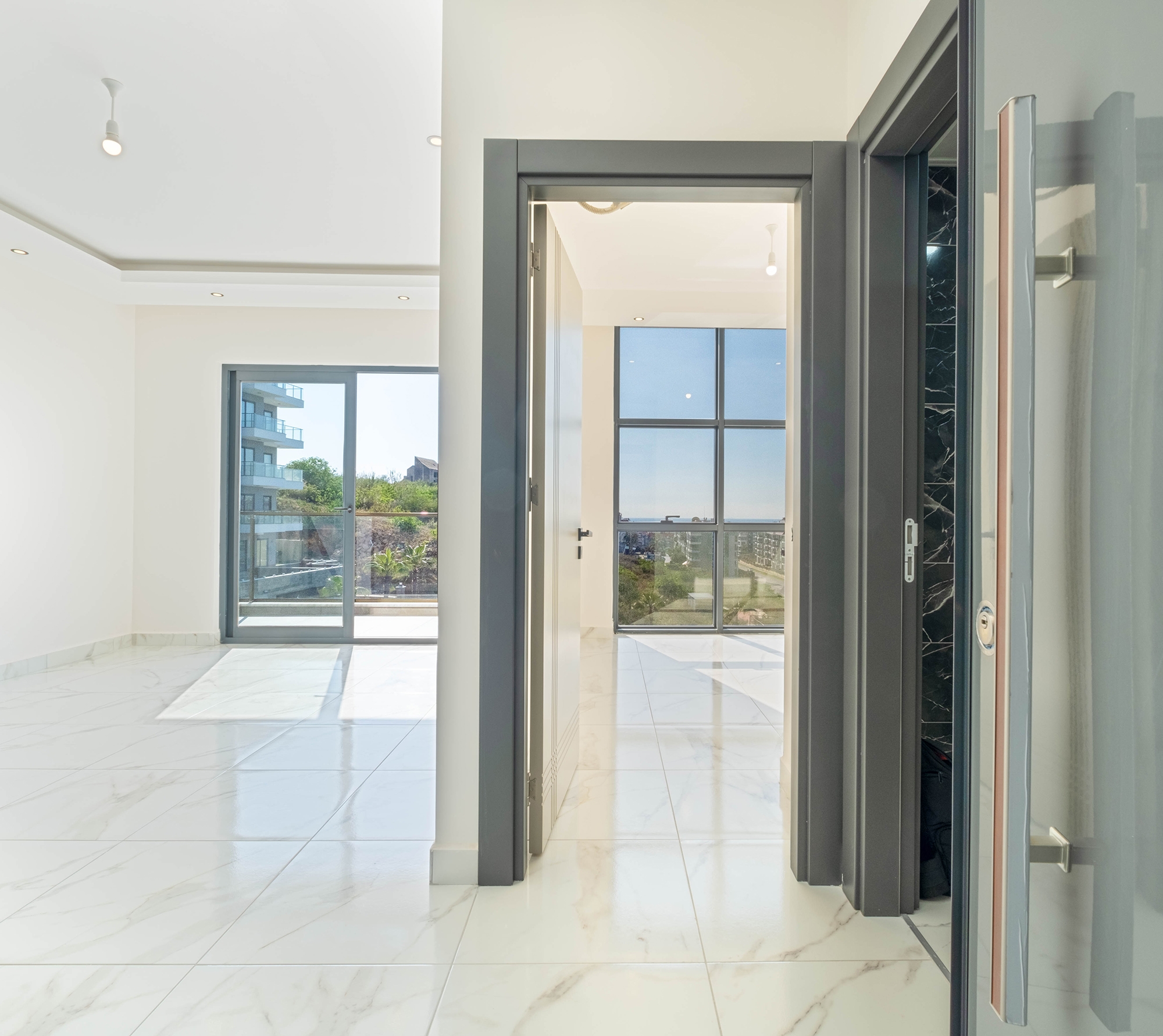 Luxurious 1+1 Apartment with Sea and Mountain Views, Alanya-Kestel