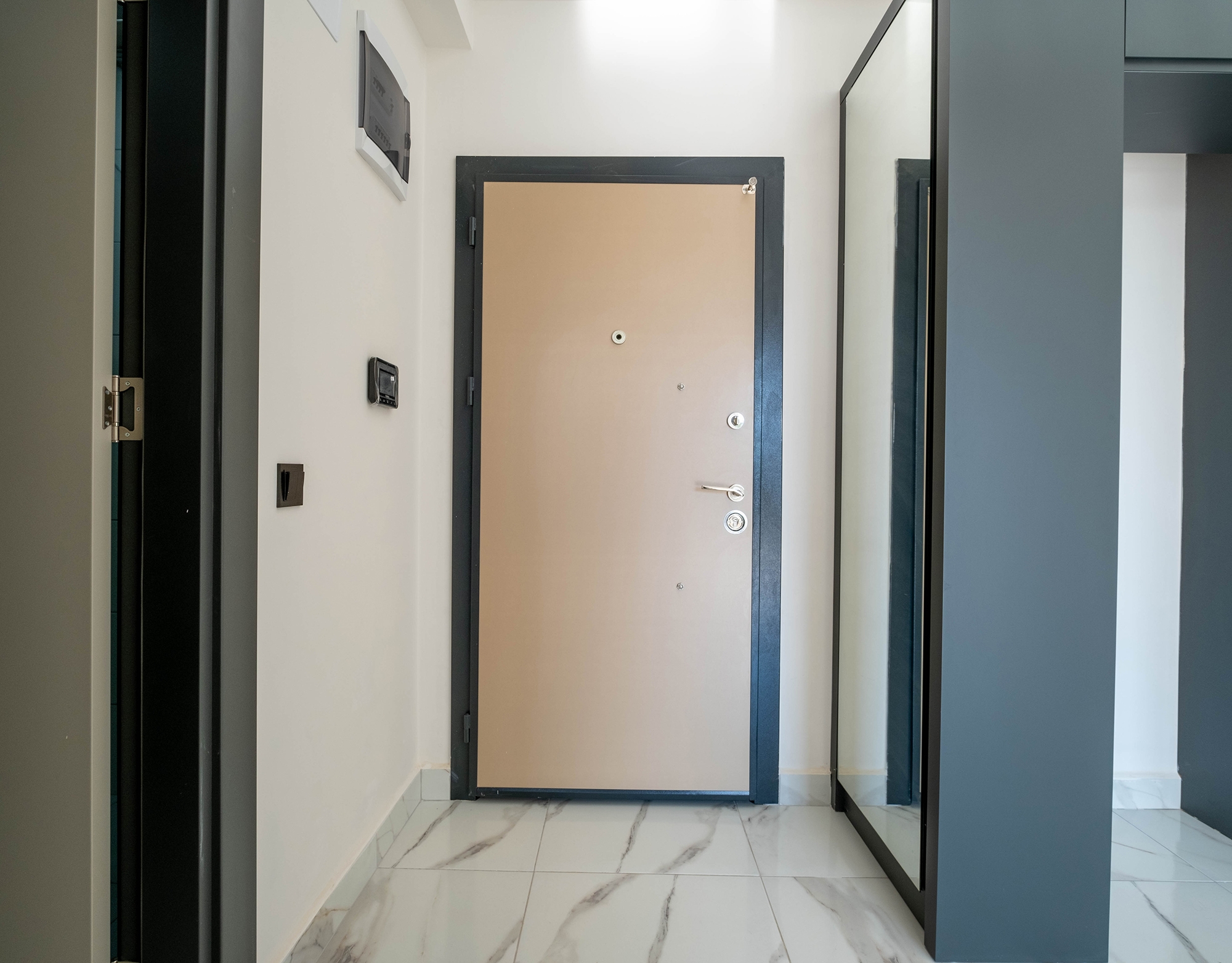 Luxurious 1+1 Apartment with Sea and Mountain Views, Alanya-Kestel