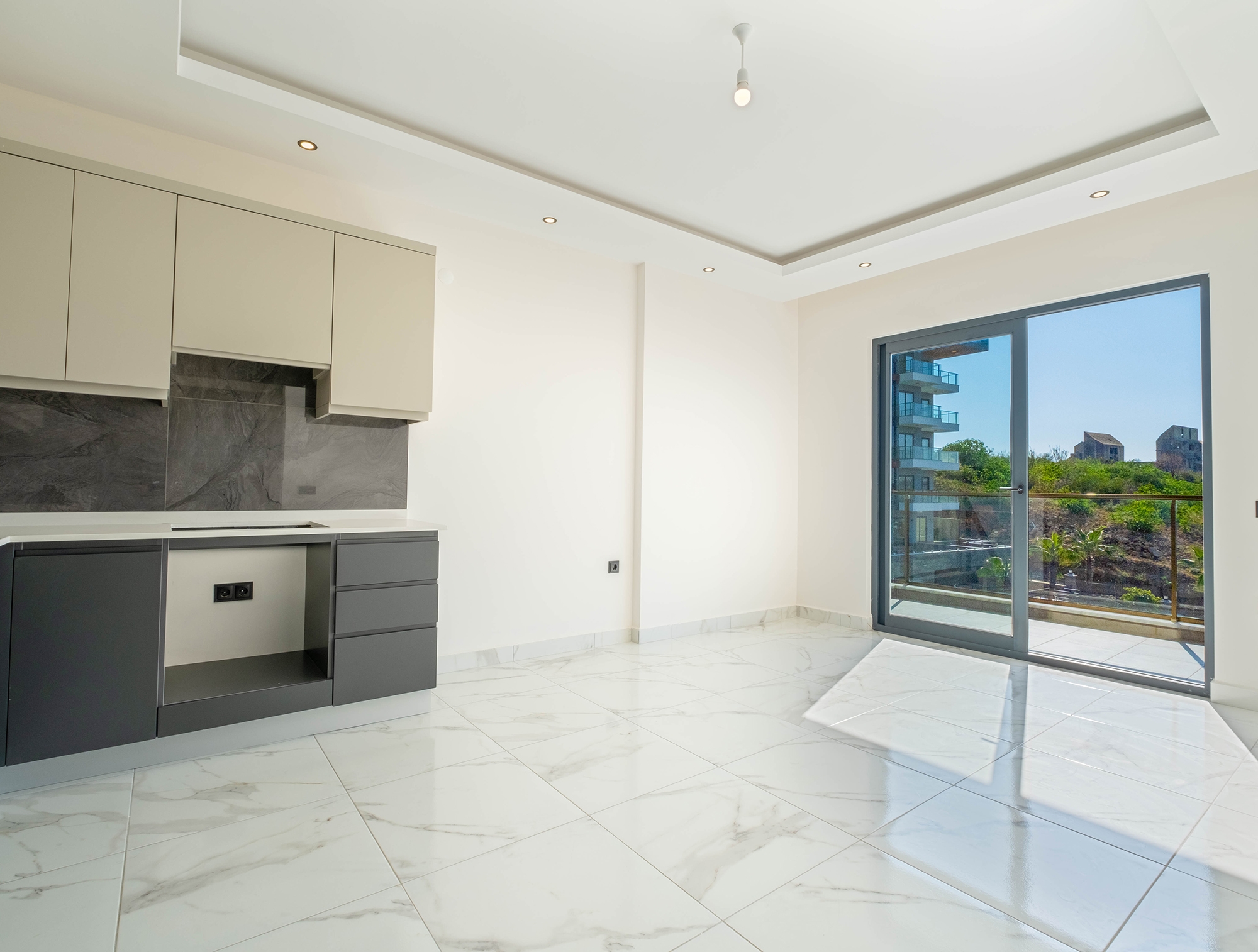 Luxurious 1+1 Apartment with Sea and Mountain Views, Alanya-Kestel