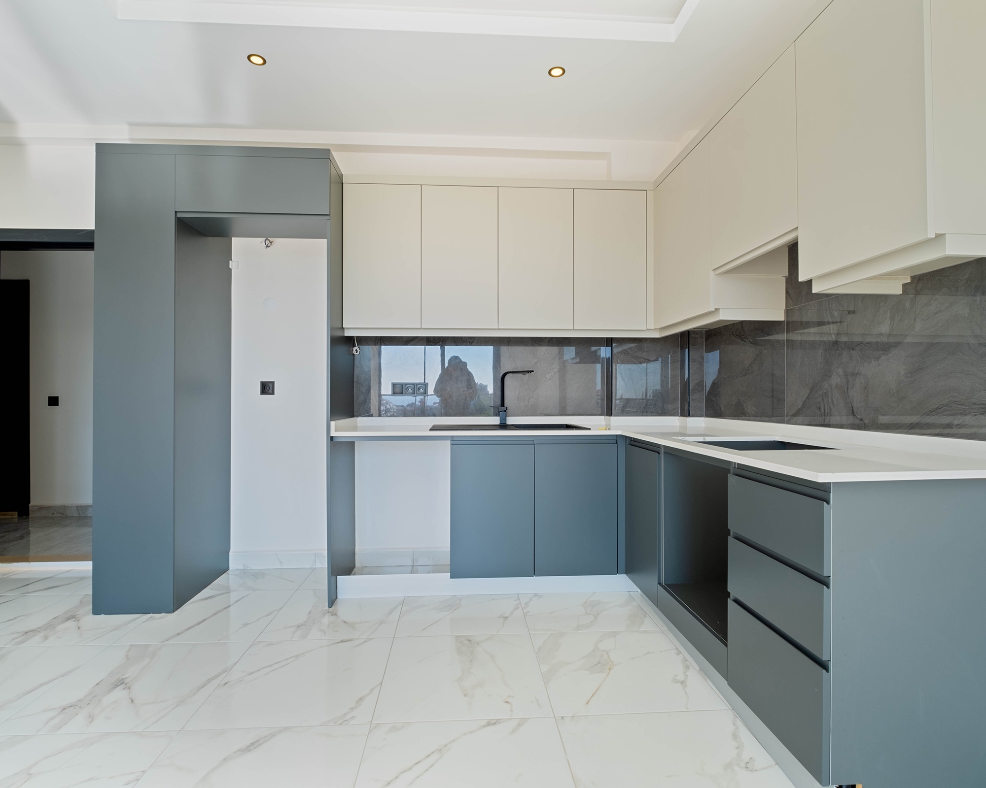 Luxurious 1+1 Apartment with Sea and Mountain Views, Alanya-Kestel