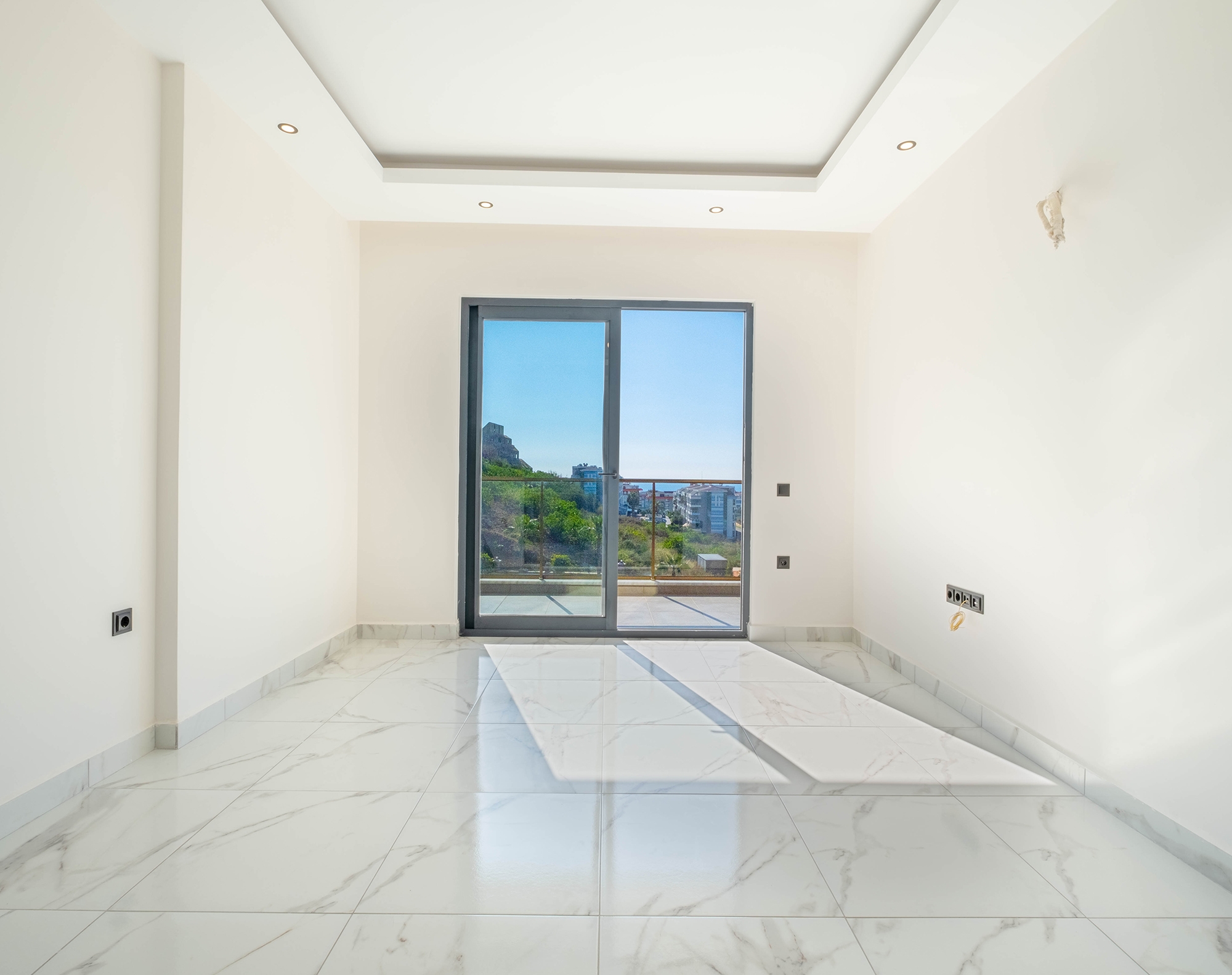 Luxurious 1+1 Apartment with Sea and Mountain Views, Alanya-Kestel