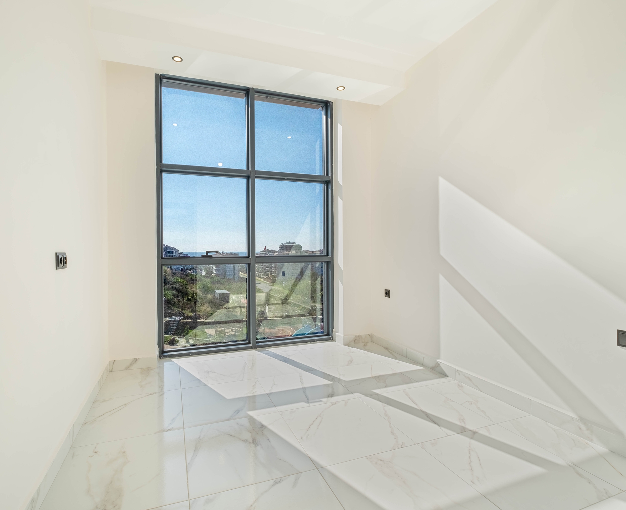 Luxurious 1+1 Apartment with Sea and Mountain Views, Alanya-Kestel