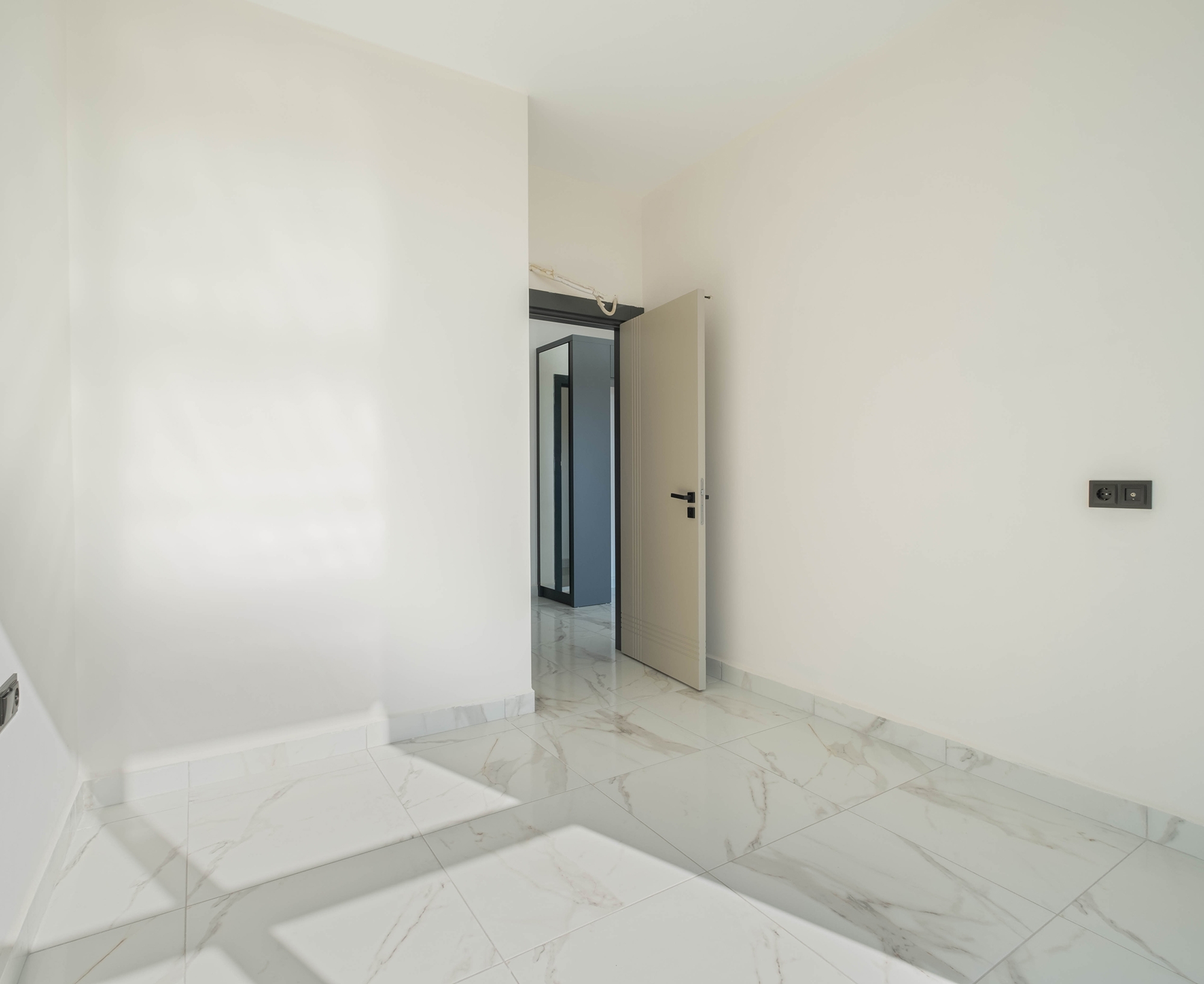Luxurious 1+1 Apartment with Sea and Mountain Views, Alanya-Kestel