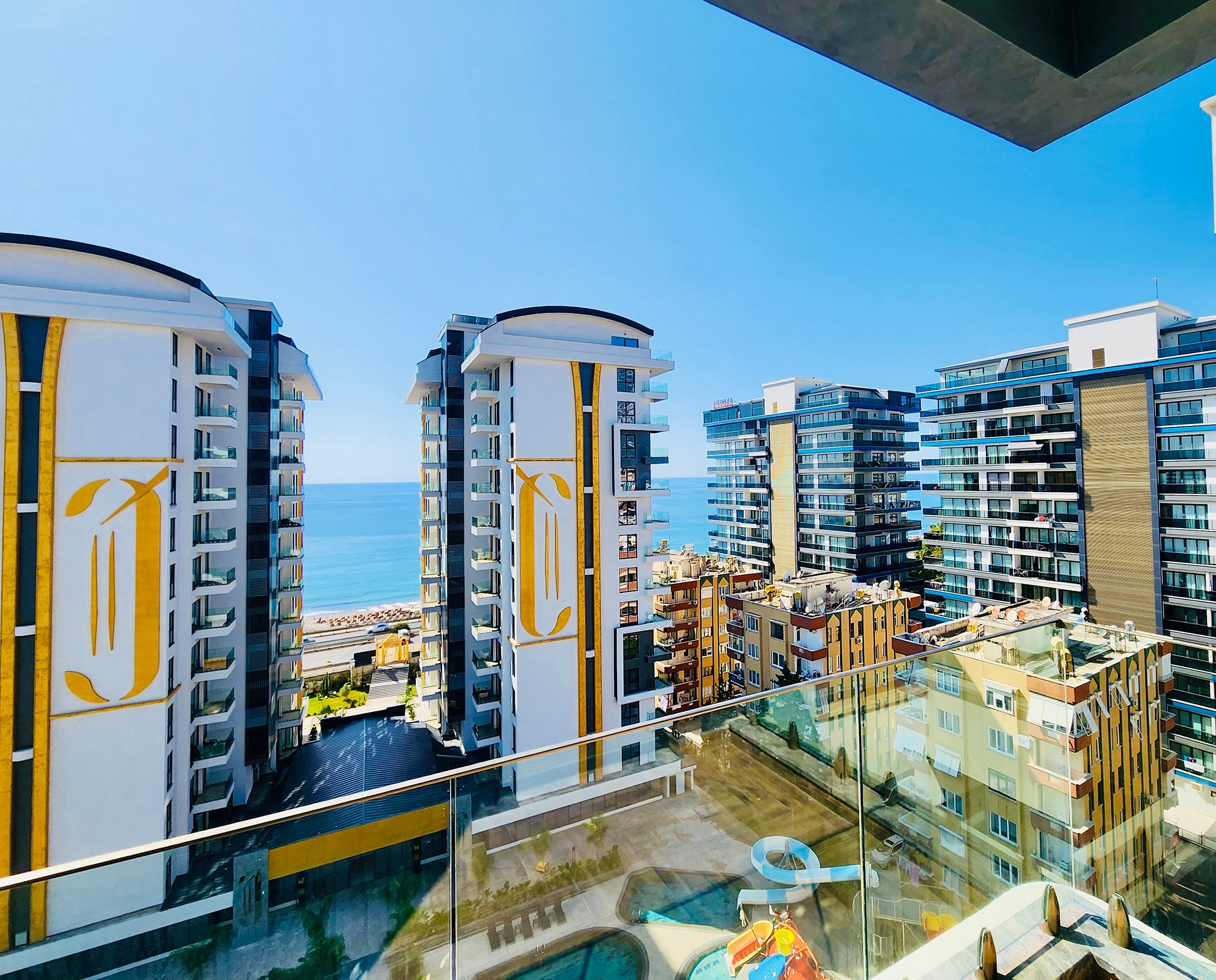 Luxuriöse 1+1 Wohnung mit Meerblick und Bergblick, Alanya