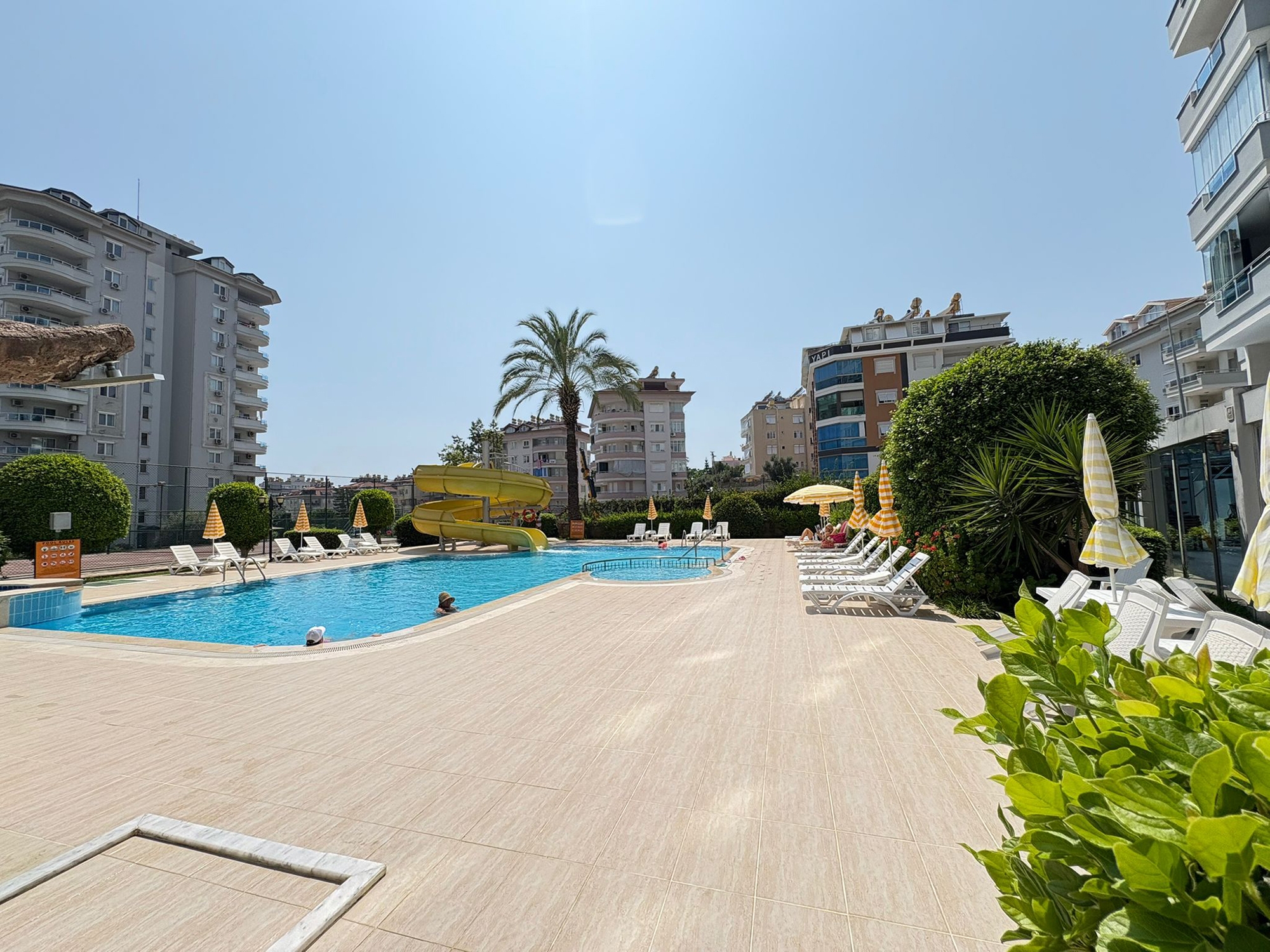 Slott- och bergsutsikt 1+1 lägenhet, Alanya - Cikcilli
