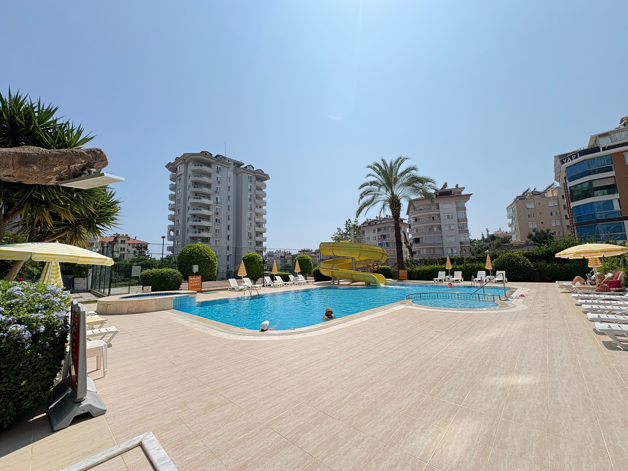 Slott- och bergsutsikt 1+1 lägenhet, Alanya - Cikcilli