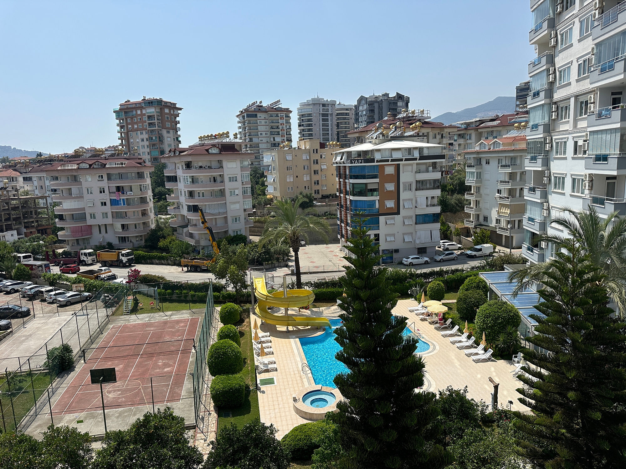 Slott- och bergsutsikt 1+1 lägenhet, Alanya - Cikcilli