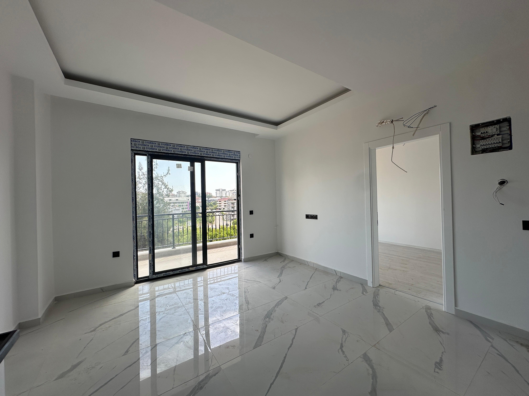 Linna- ja vuorinäkymillä varustettu 1+1 asunto Oba, Alanya