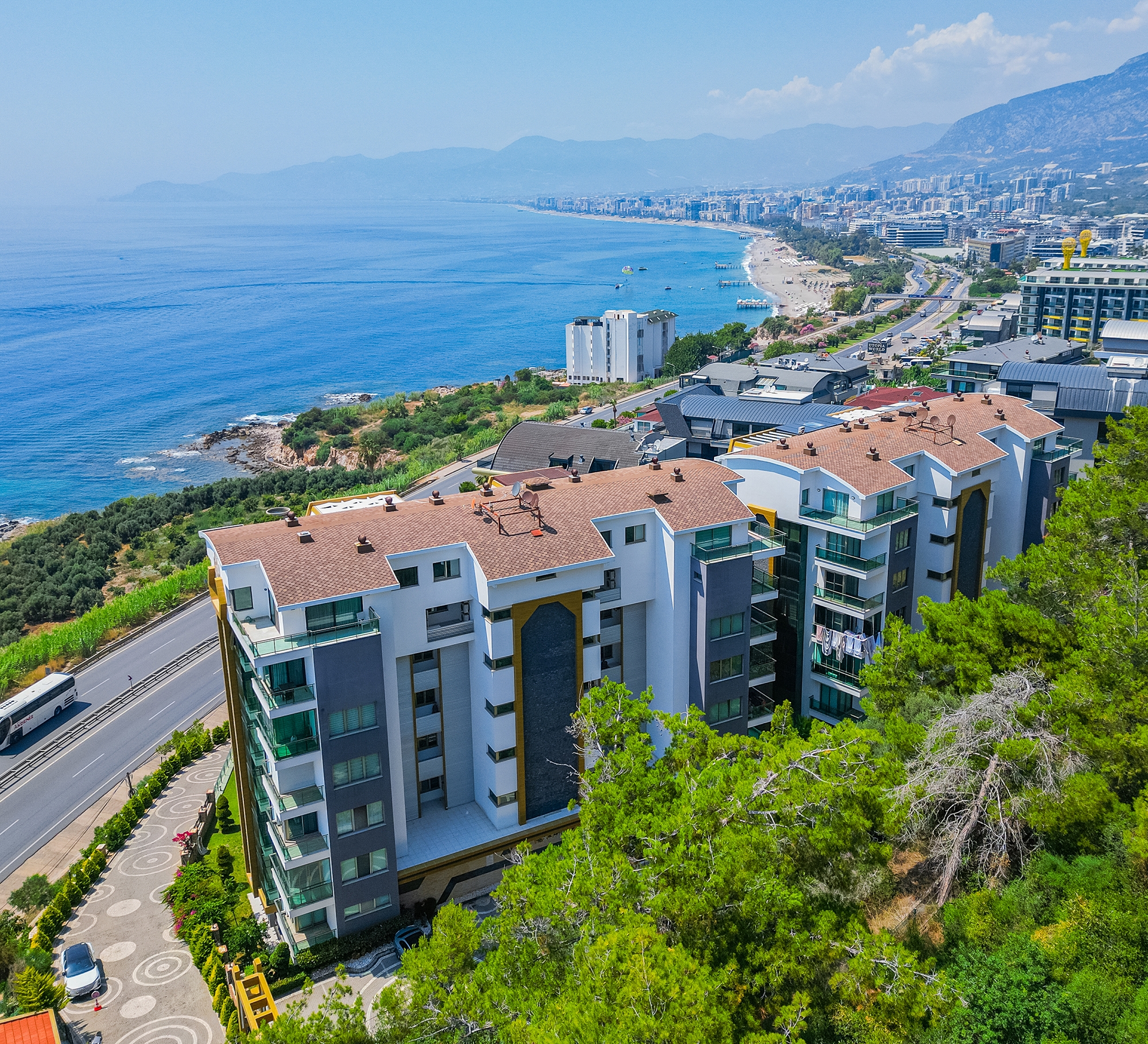 Luksus 1+1 Lejlighed med Hav- og Bjergudsigt i Kargicak, Alanya