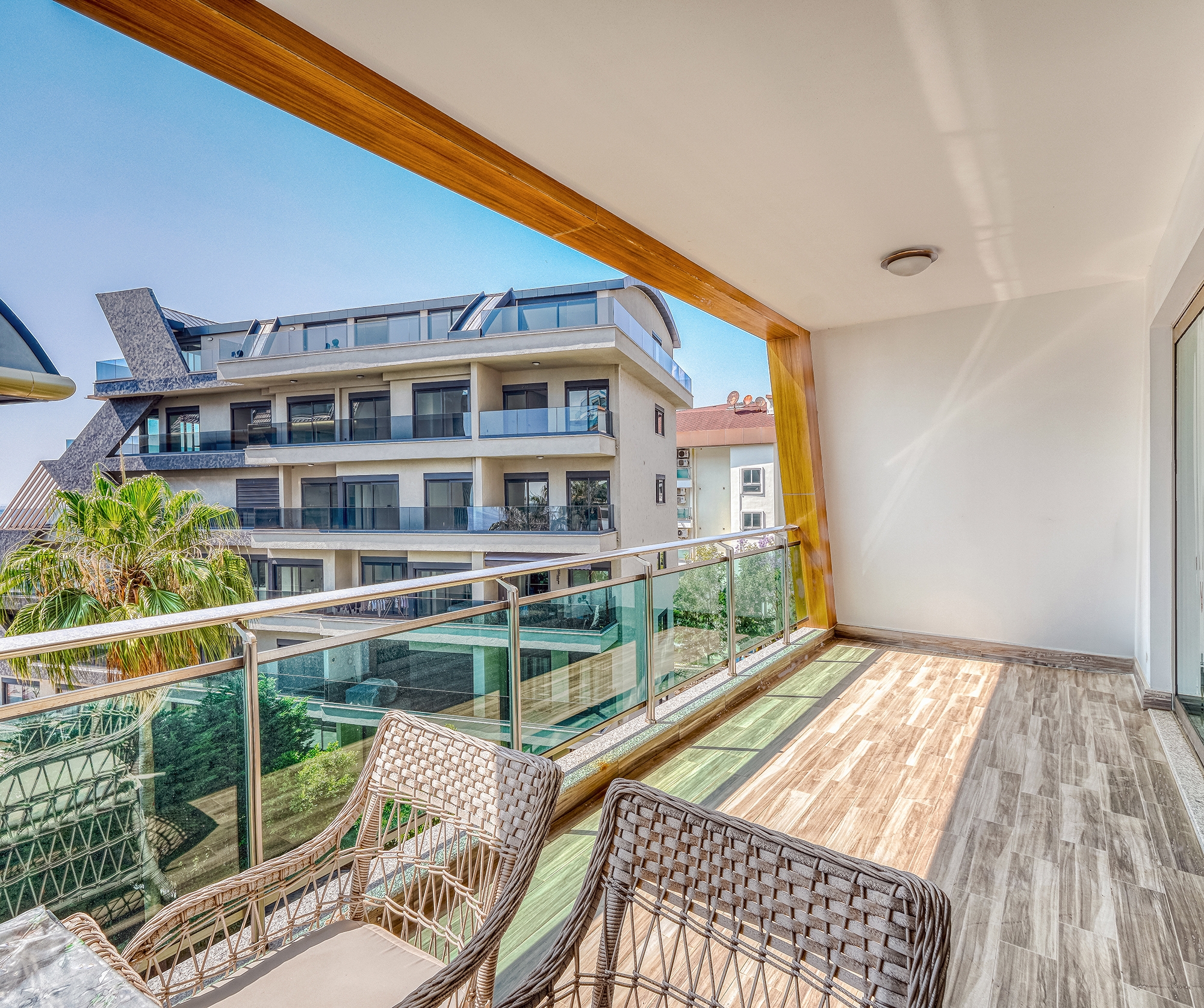 Luksus 1+1 Lejlighed med Hav- og Bjergudsigt i Kargicak, Alanya