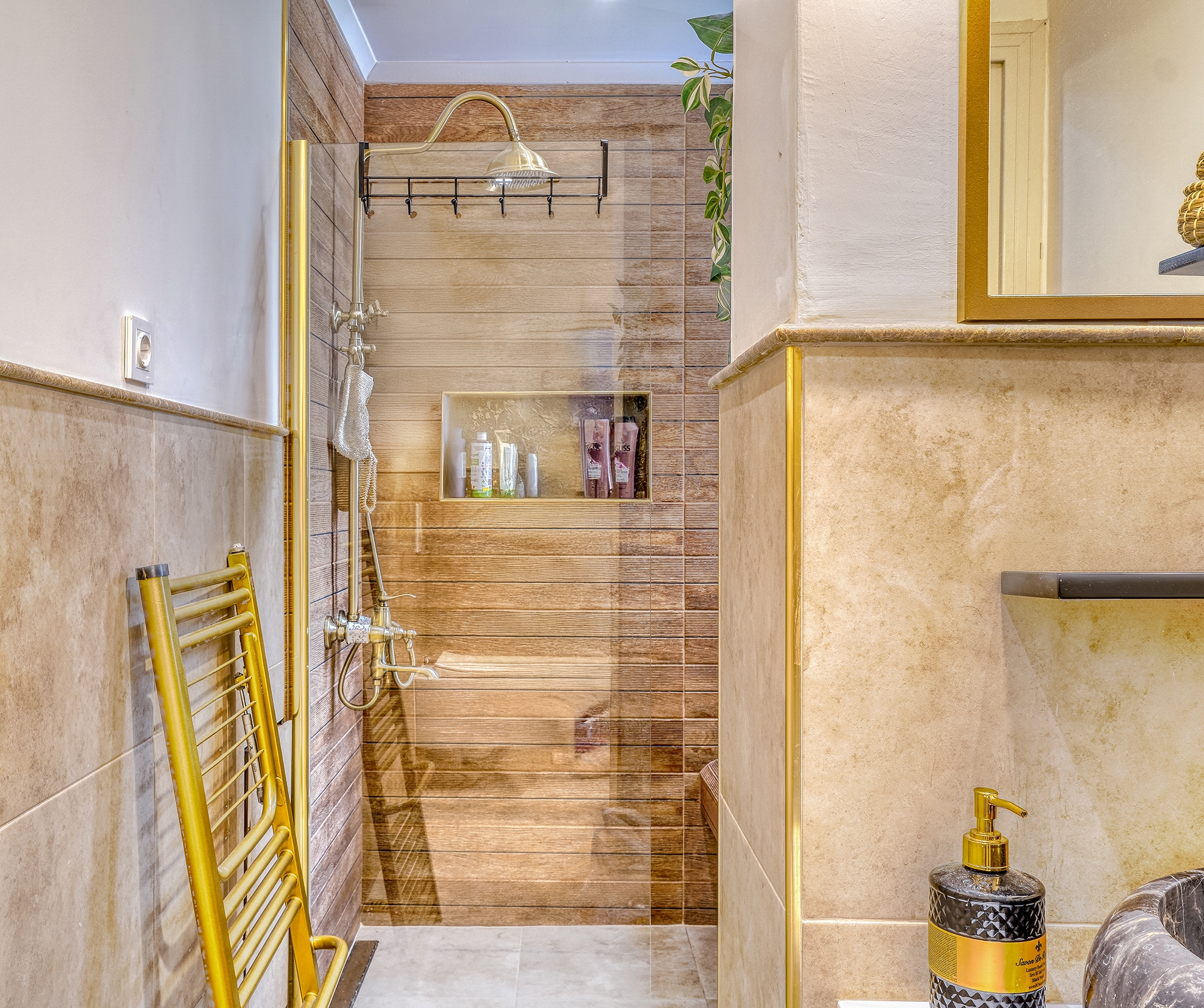 1+1 Wohnung mit Bergblick im Stadtzentrum von Alanya