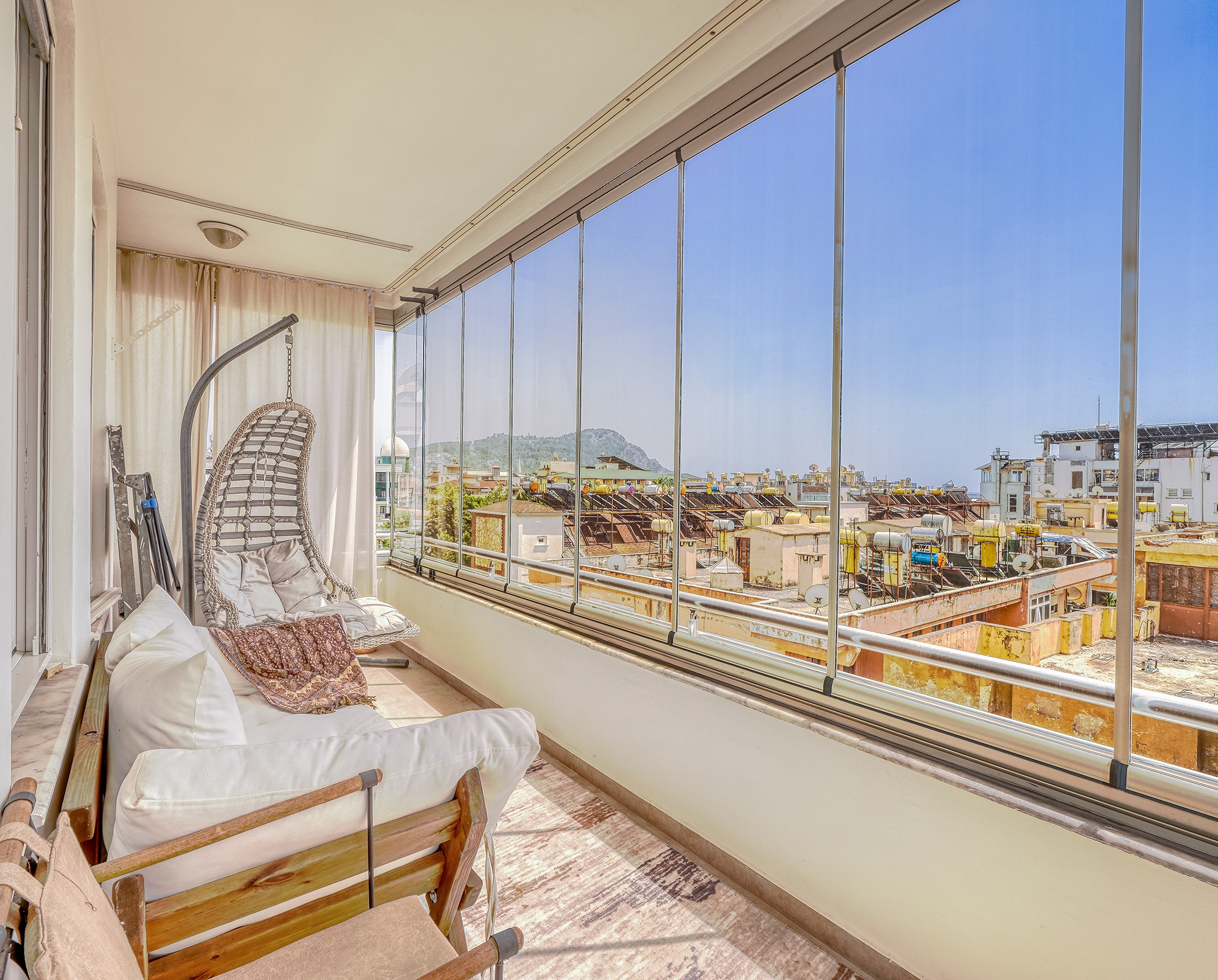 1+1 Wohnung mit Bergblick im Stadtzentrum von Alanya