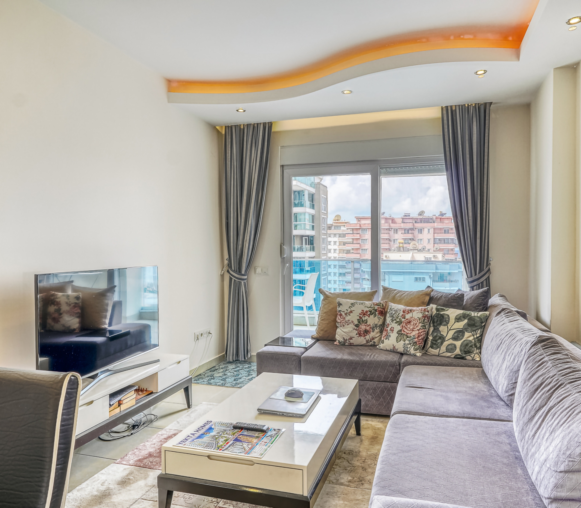 Luxury 1+1 Apartment with Sea and Mountain Views, Alanya