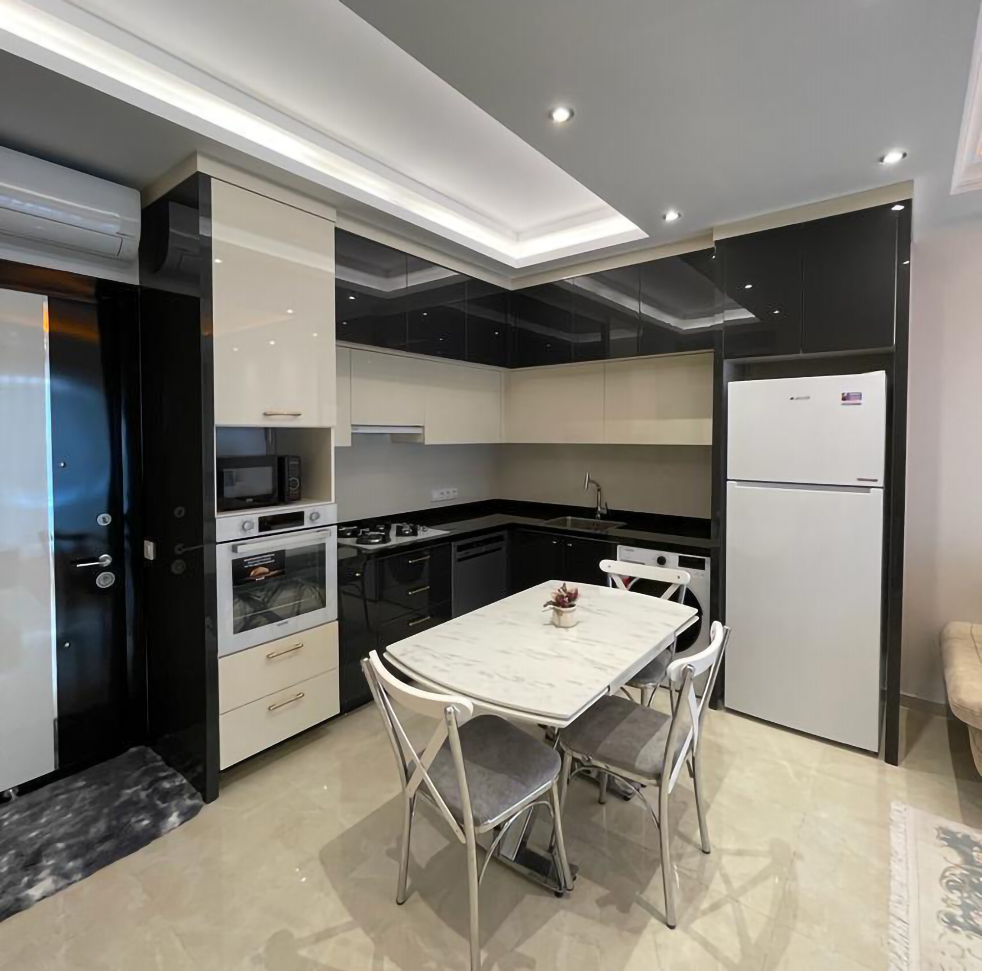 Luxurious 1+1 Apartment with Mountain Views in Mahmutlar, Alanya