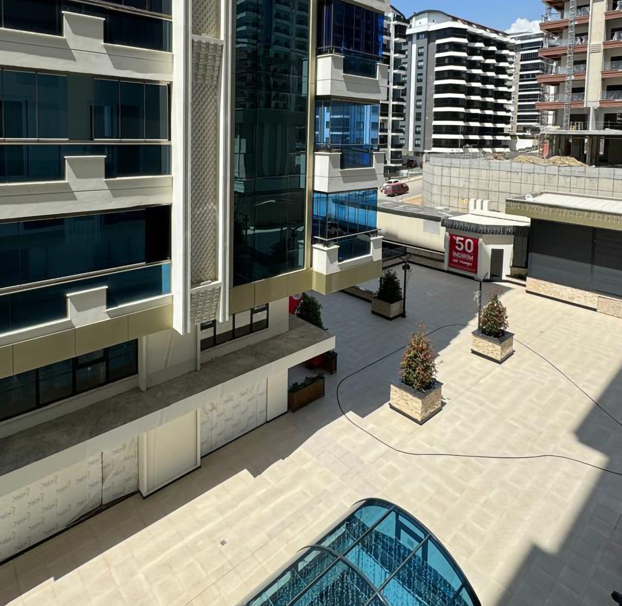 Luxurious 1+1 Apartment with Mountain Views in Mahmutlar, Alanya