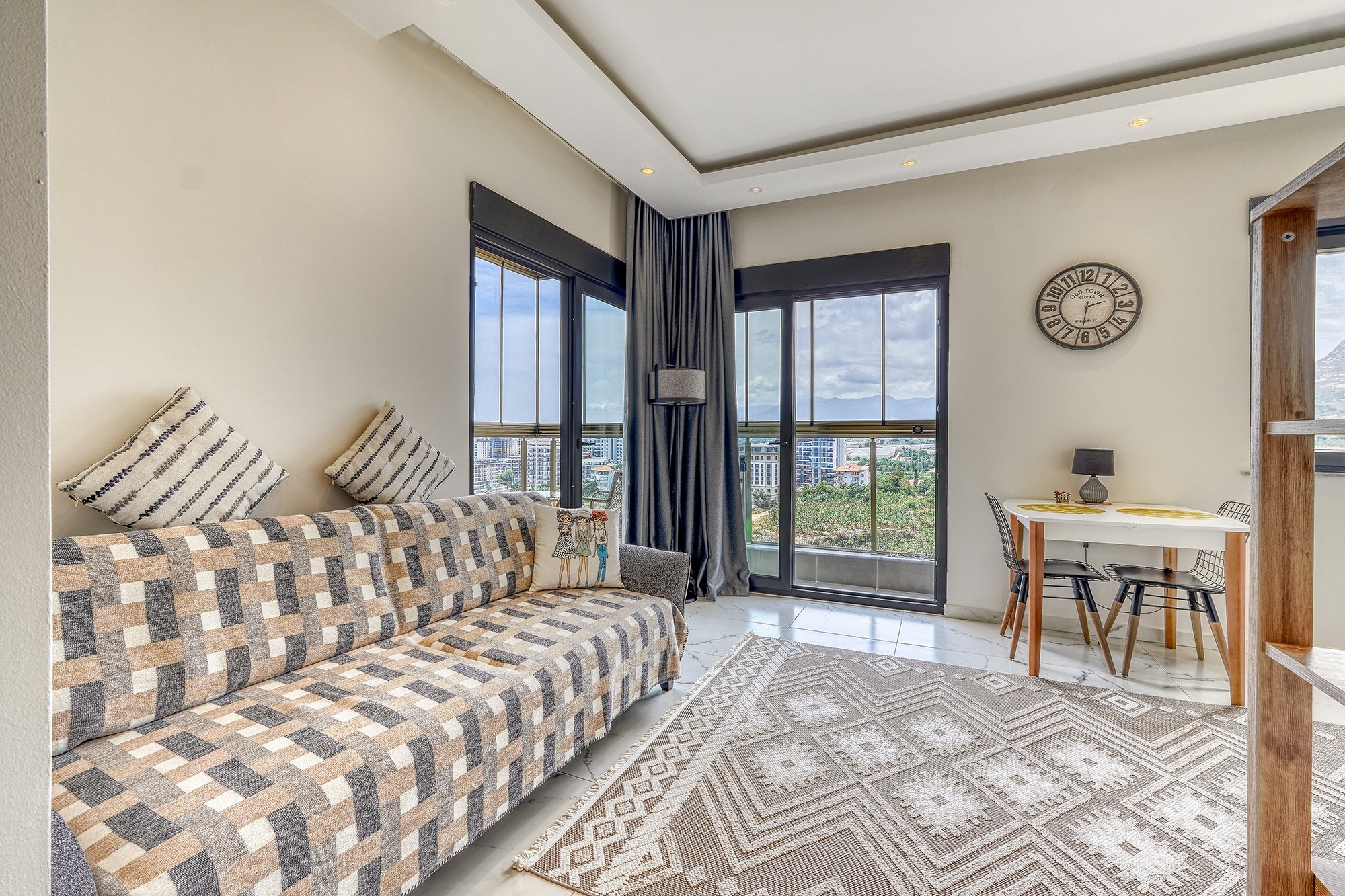 Luxury 1+1 Apartment with Stunning Views in Mahmutlar, Alanya