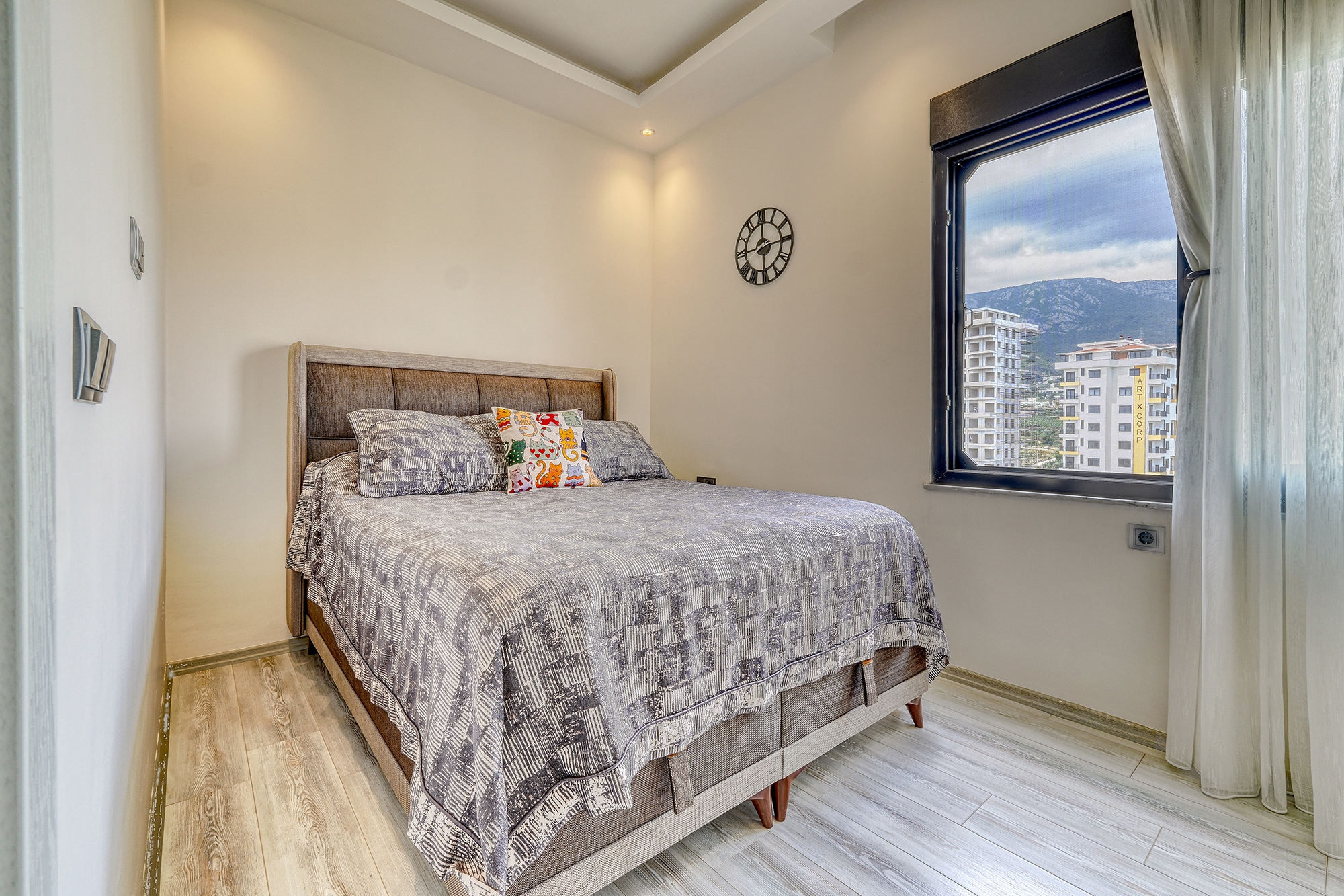 Luxury 1+1 Apartment with Stunning Views in Mahmutlar, Alanya