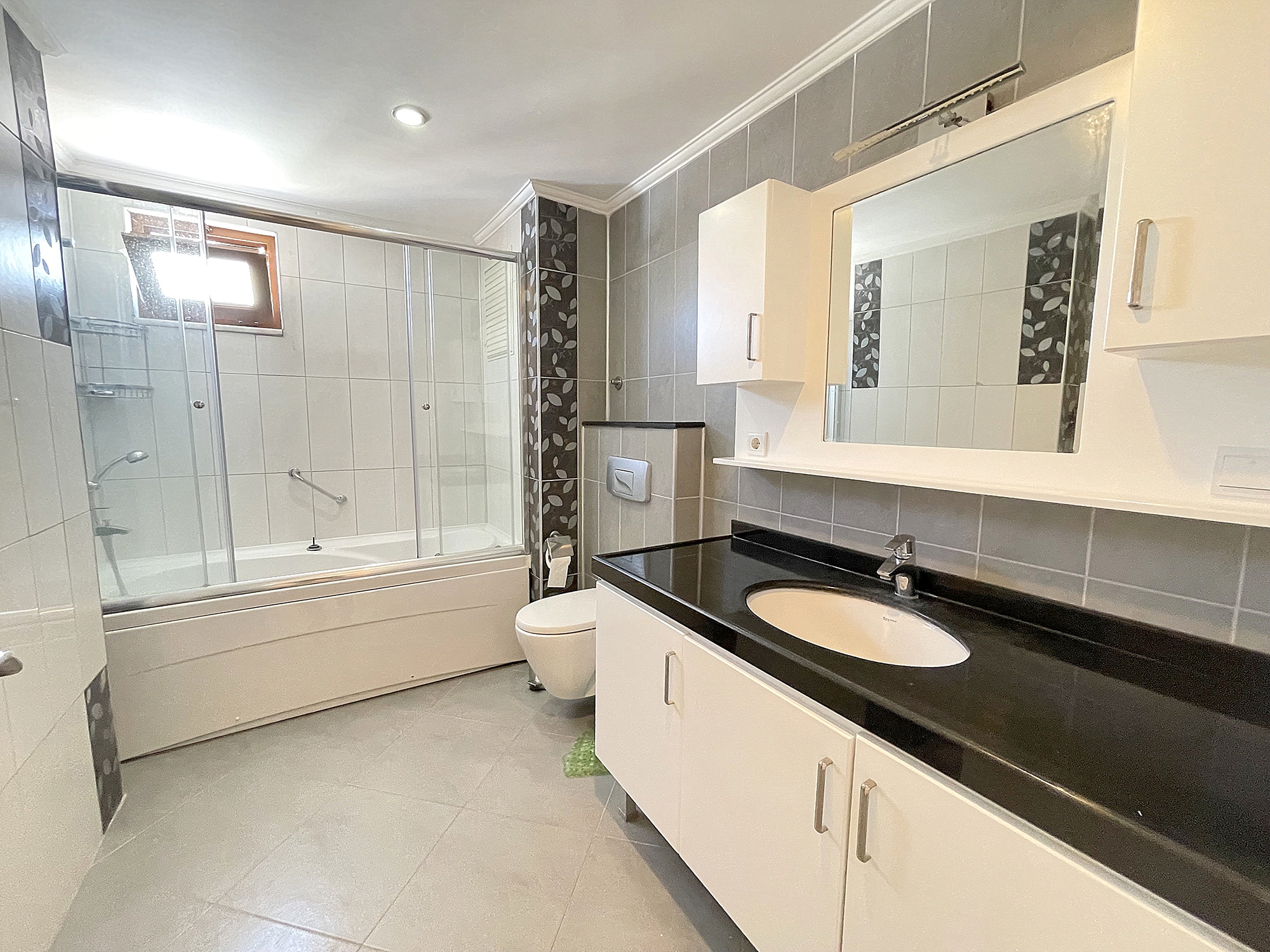 Sea View 2+1 Apartment in Mahmutlar, Alanya