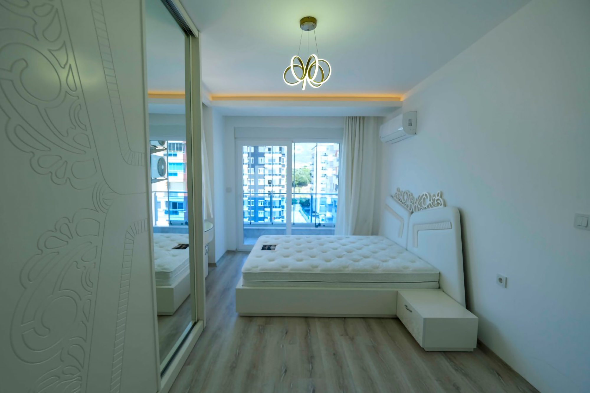 Luksus 2+1 Lejlighed med Bjergudsigt i Mahmutlar, Alanya