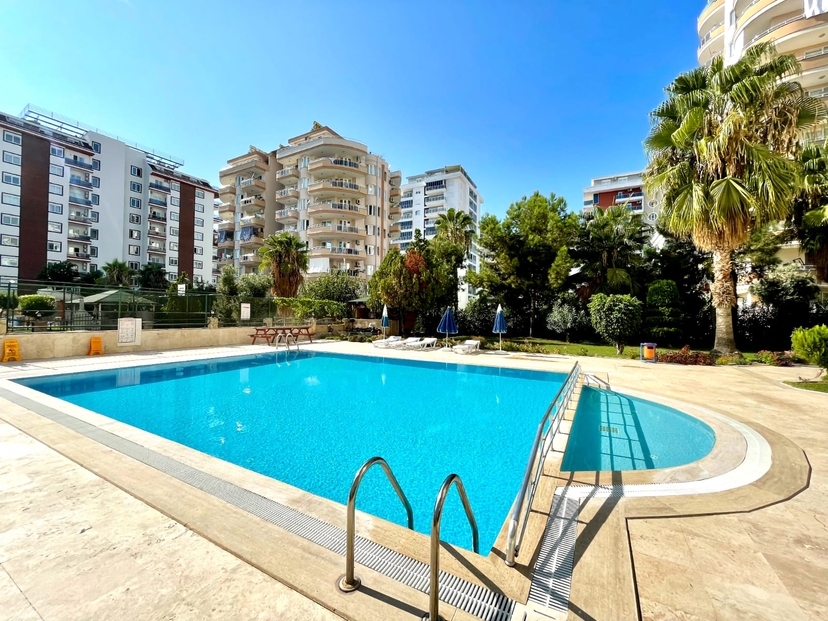 Spacious 3+1 Penthouse with Breathtaking Views, Mahmutlar
