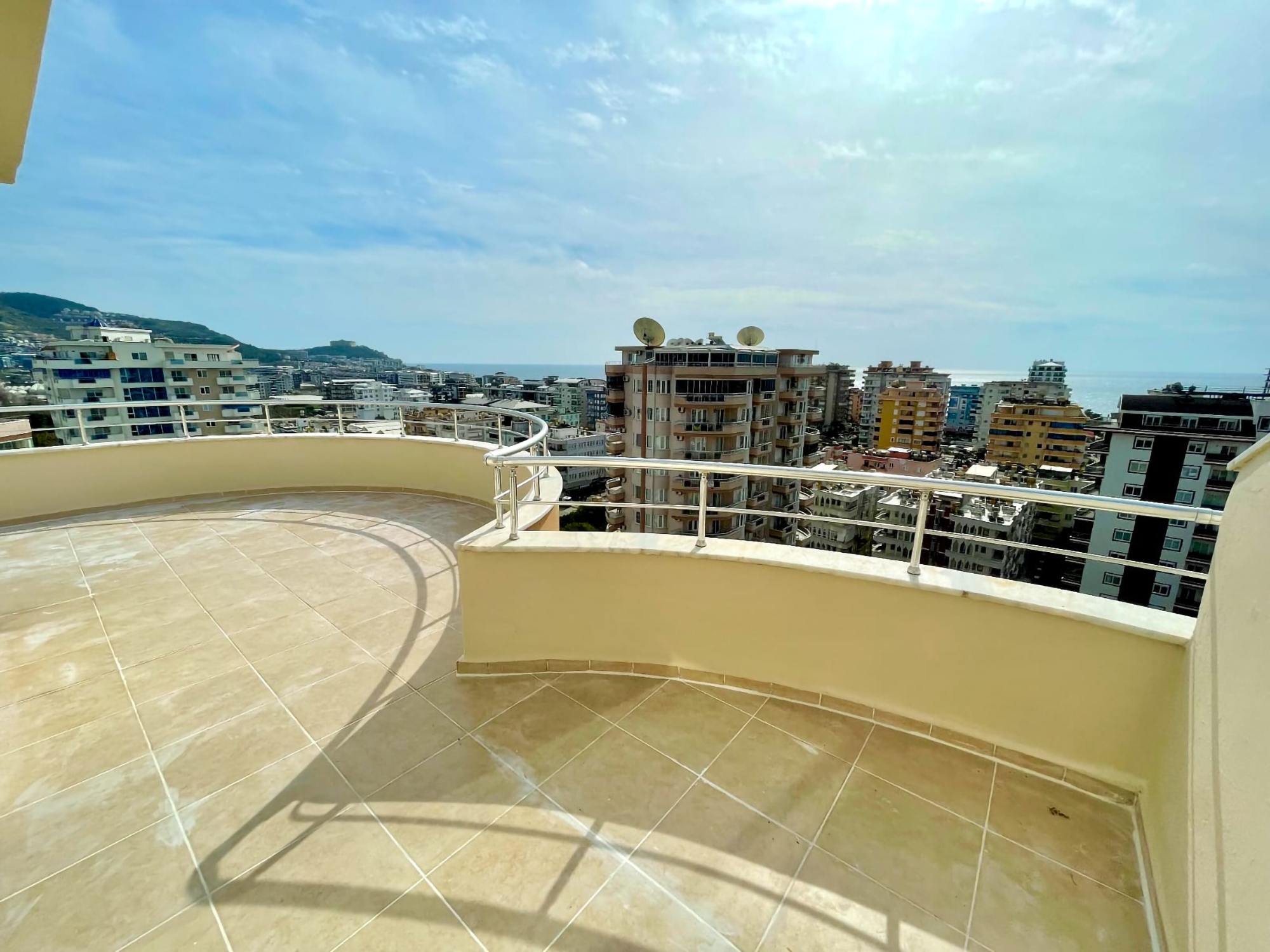 Spacious 3+1 Penthouse with Breathtaking Views, Mahmutlar