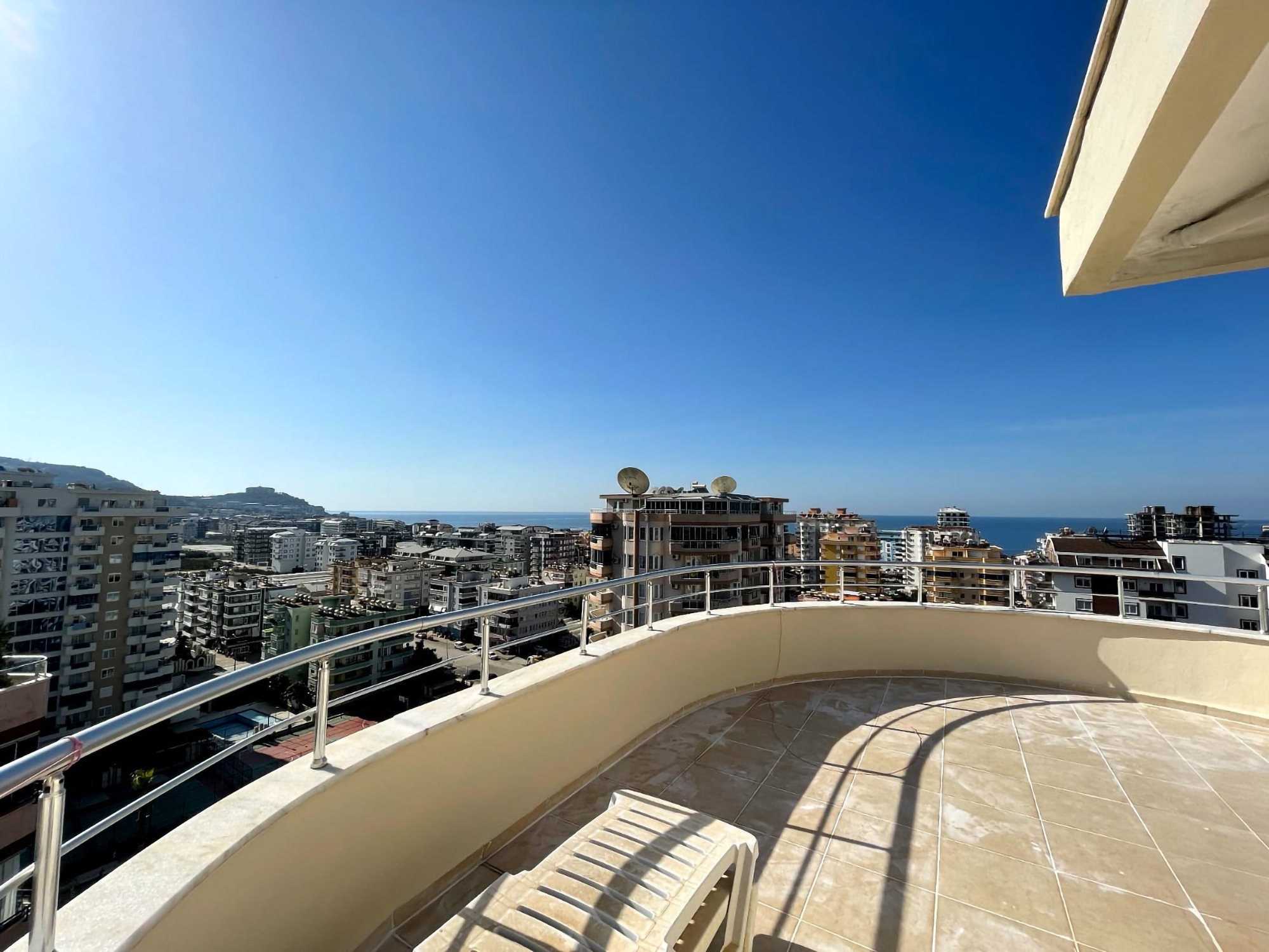 Spacious 3+1 Penthouse with Breathtaking Views, Mahmutlar