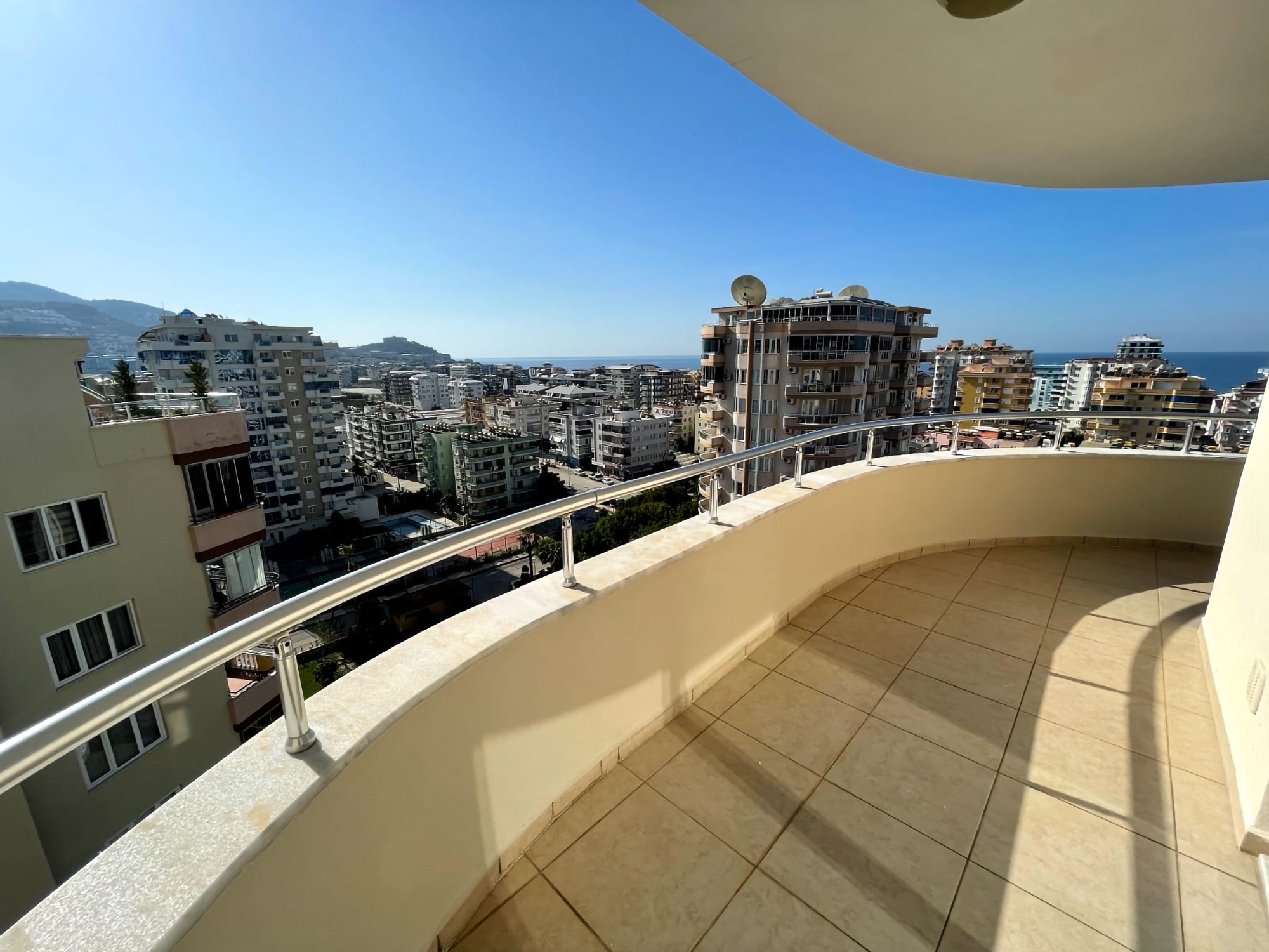 Spacious 3+1 Penthouse with Breathtaking Views, Mahmutlar