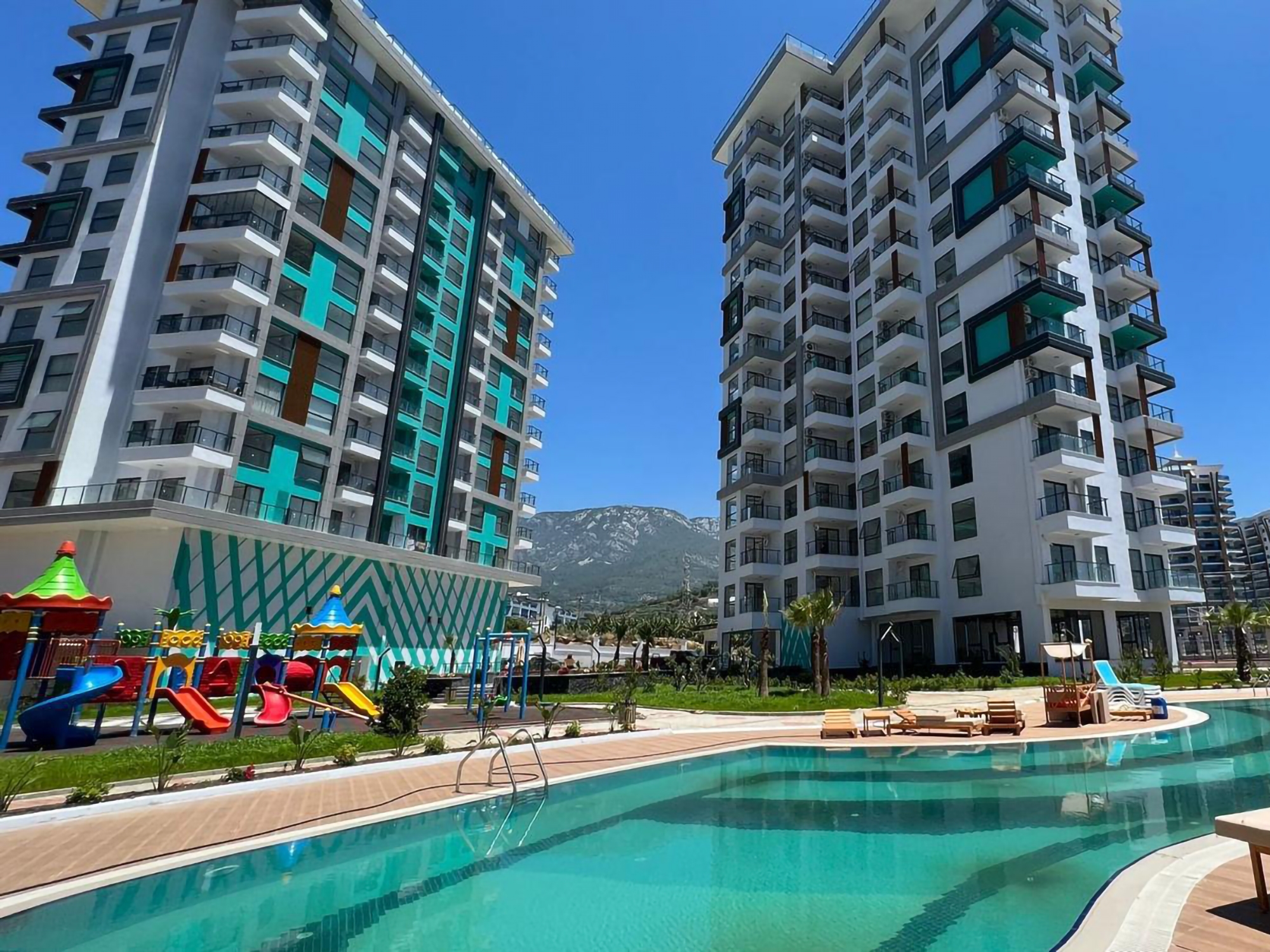 Luksuriøs 1+1 Leilighet med Sjø- og Fjellutsikt i Alanya