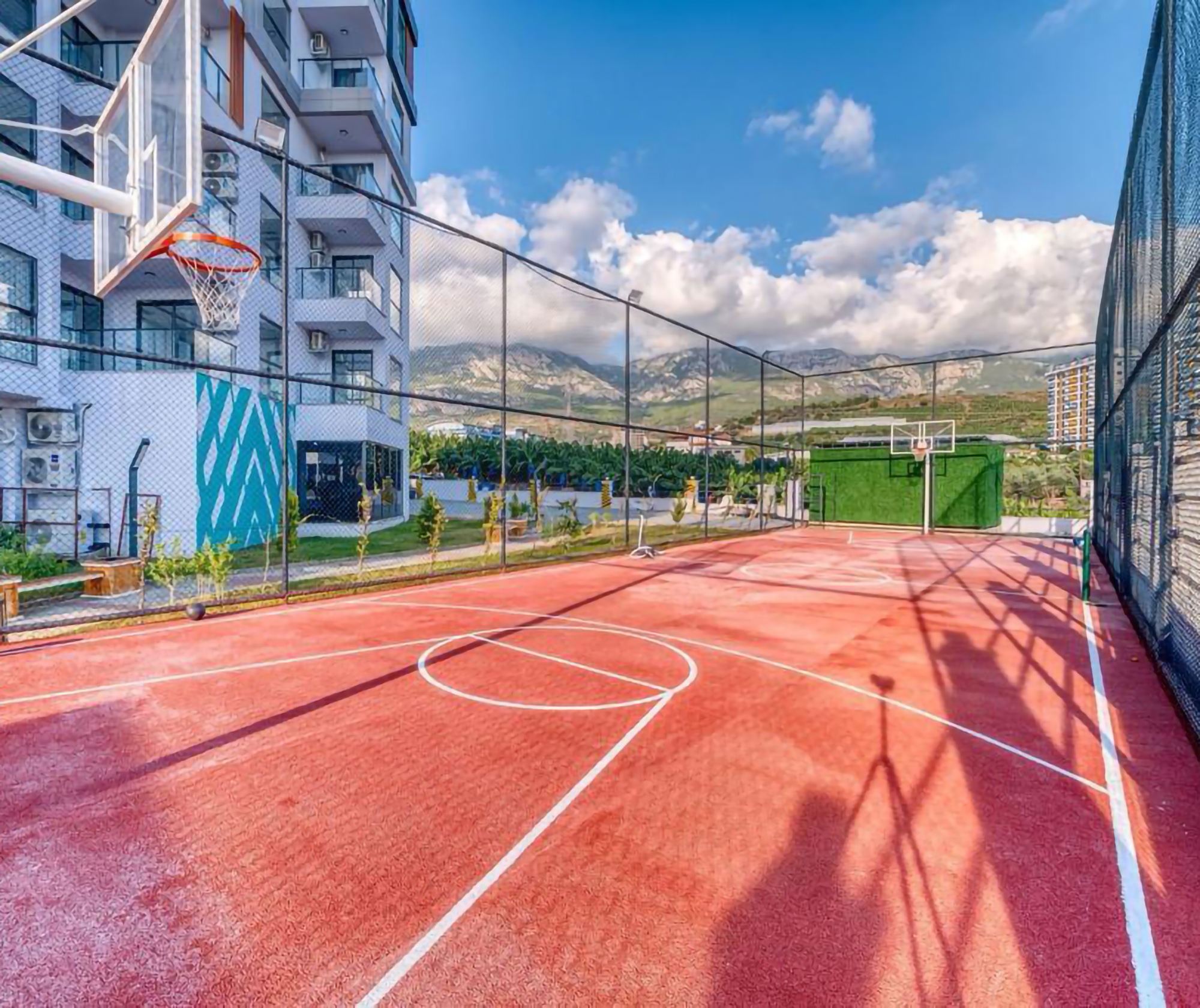 Luksuriøs 1+1 Leilighet med Sjø- og Fjellutsikt i Alanya