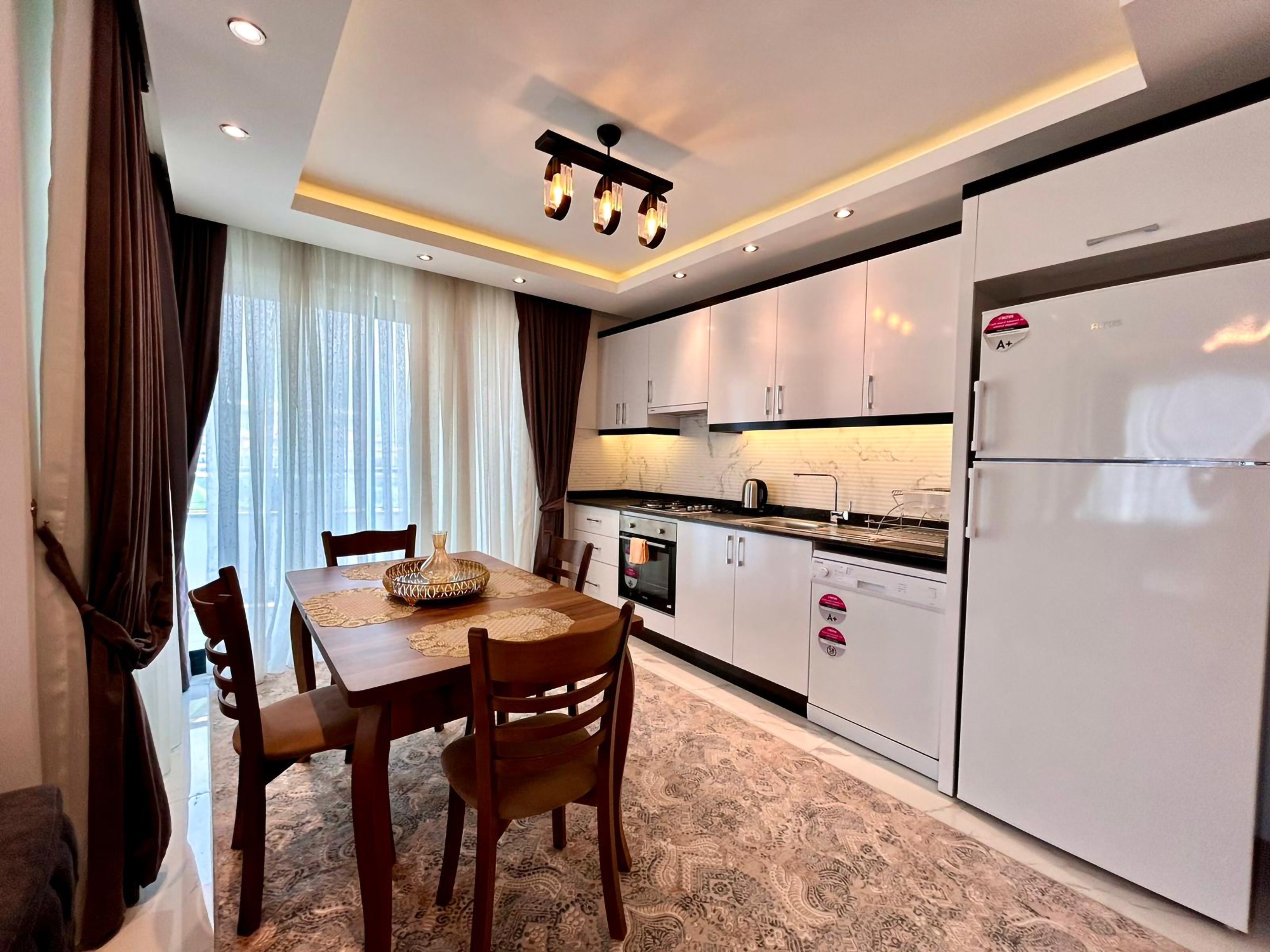 Luksus 1+1 Lejlighed med Bjergudsigt, Alanya